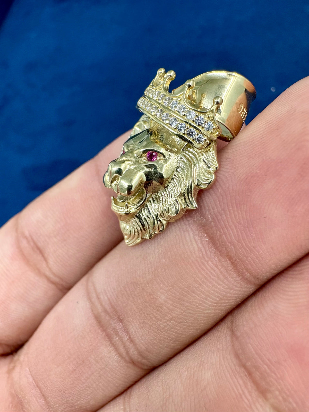10K Gold Lion Head Pendant - additional product view 5