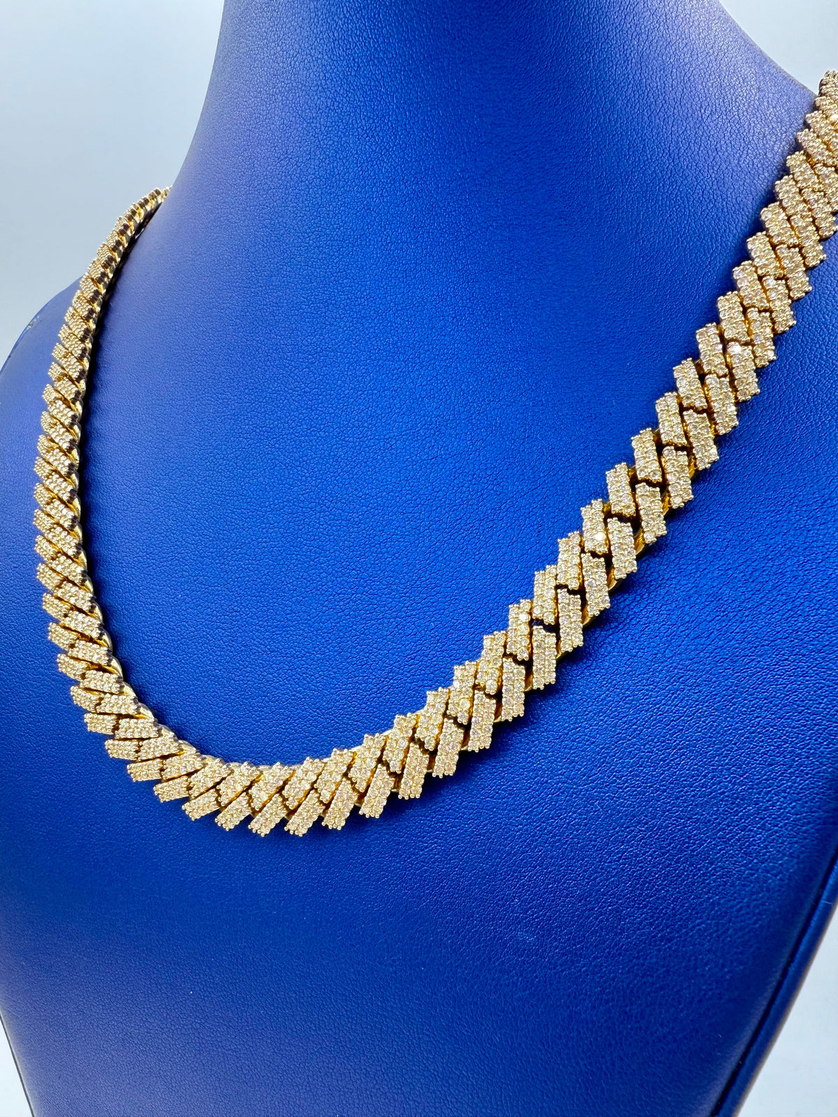 14K Gold Jumbo Diamond Cuban Chain 11mm - additional product view 3