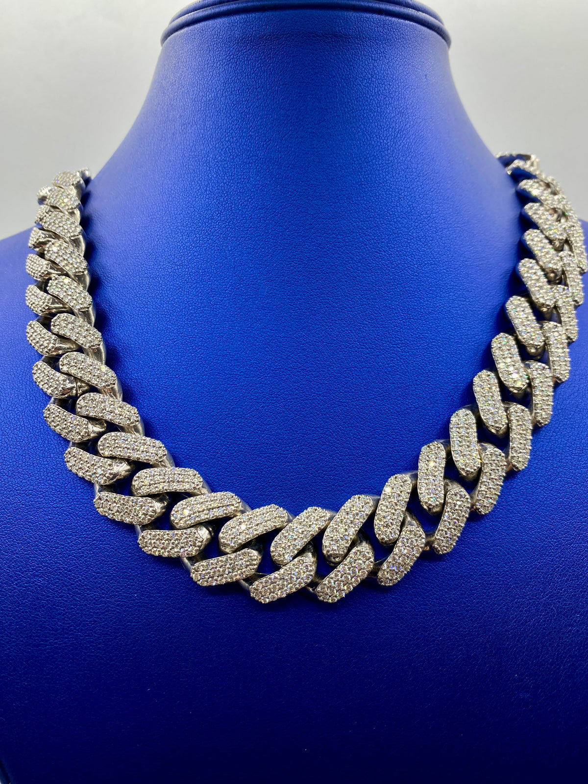 14K White Gold Jumbo Diamond Cuban Chain 20mm - additional product view 2