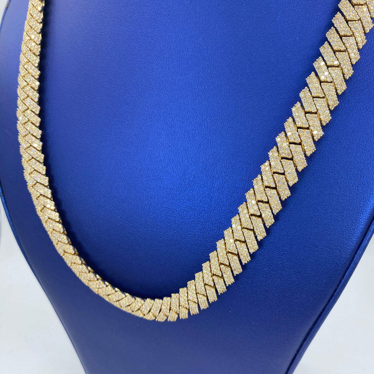 10K Gold 12mm Cuban Link Diamond Chain 22 in - additional product view 5