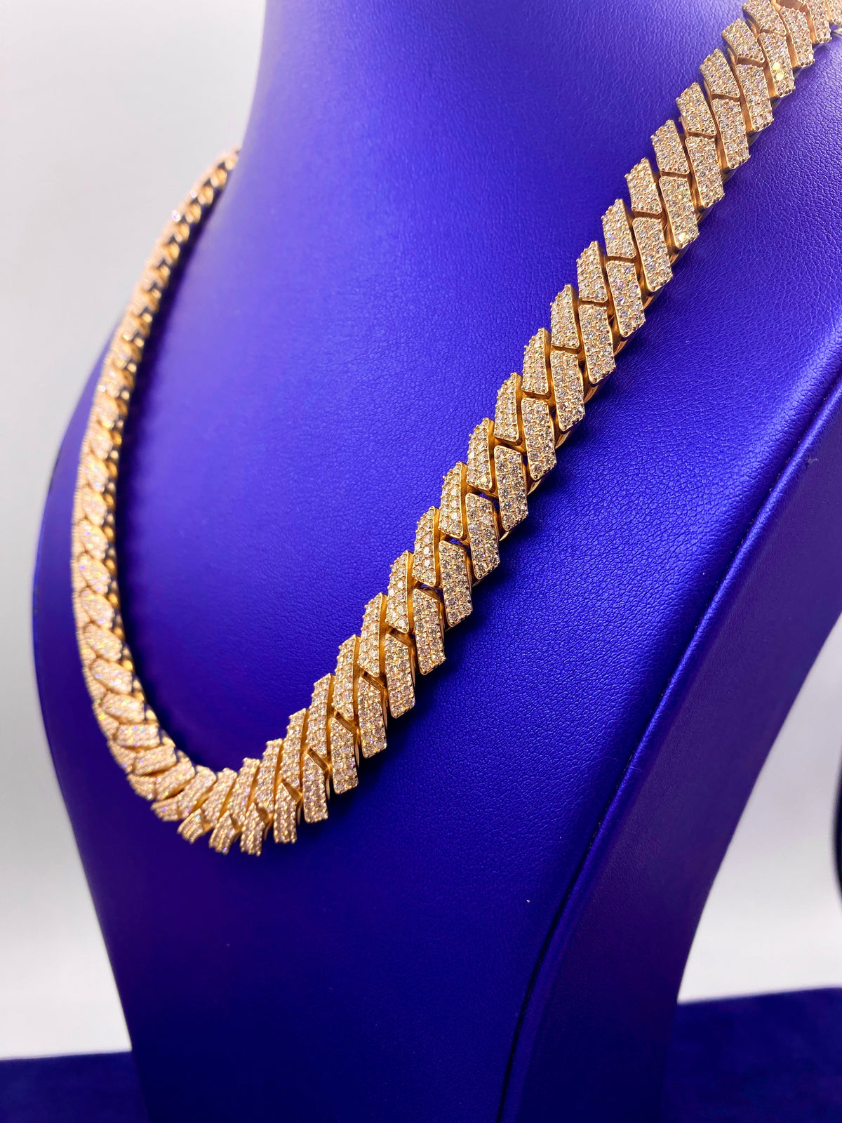14K Gold Jumbo Diamond Cuban Link Chain 14.8mm - additional product view 3
