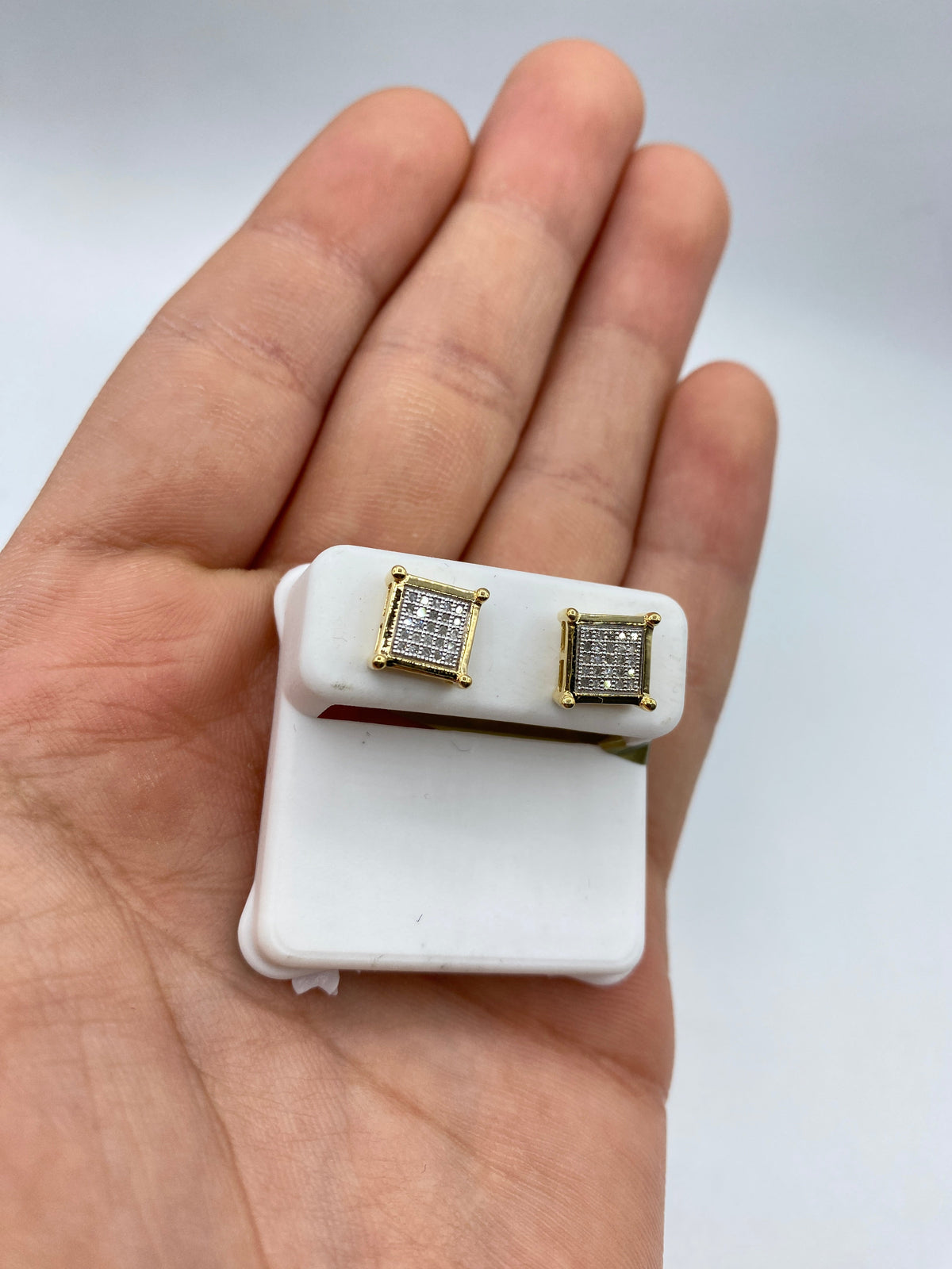 10K Gold Jumbo Castle Flat Studded Diamond Earring in yellow gold - close-up product photo