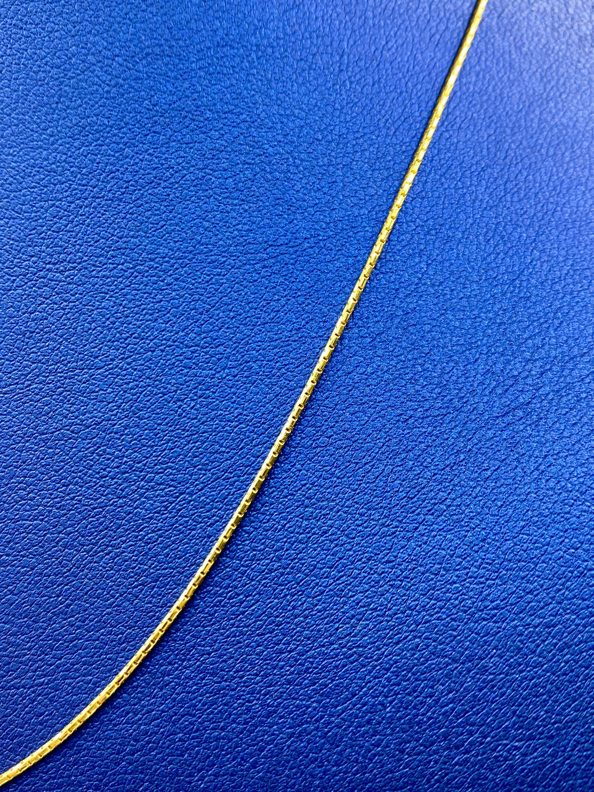 18K Gold Elegant Chain - additional product view 4