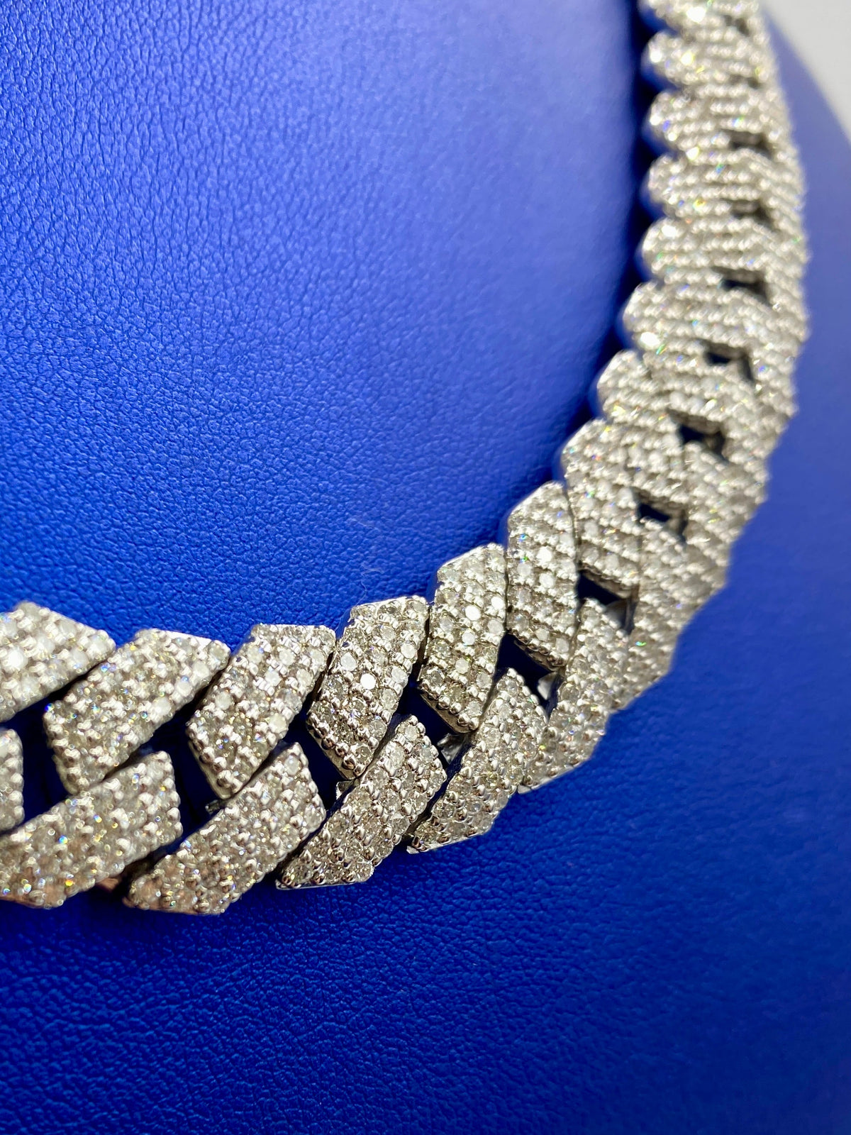 14K White Gold Jumbo Diamond Cuban Chain 15.7mm - additional product view 5