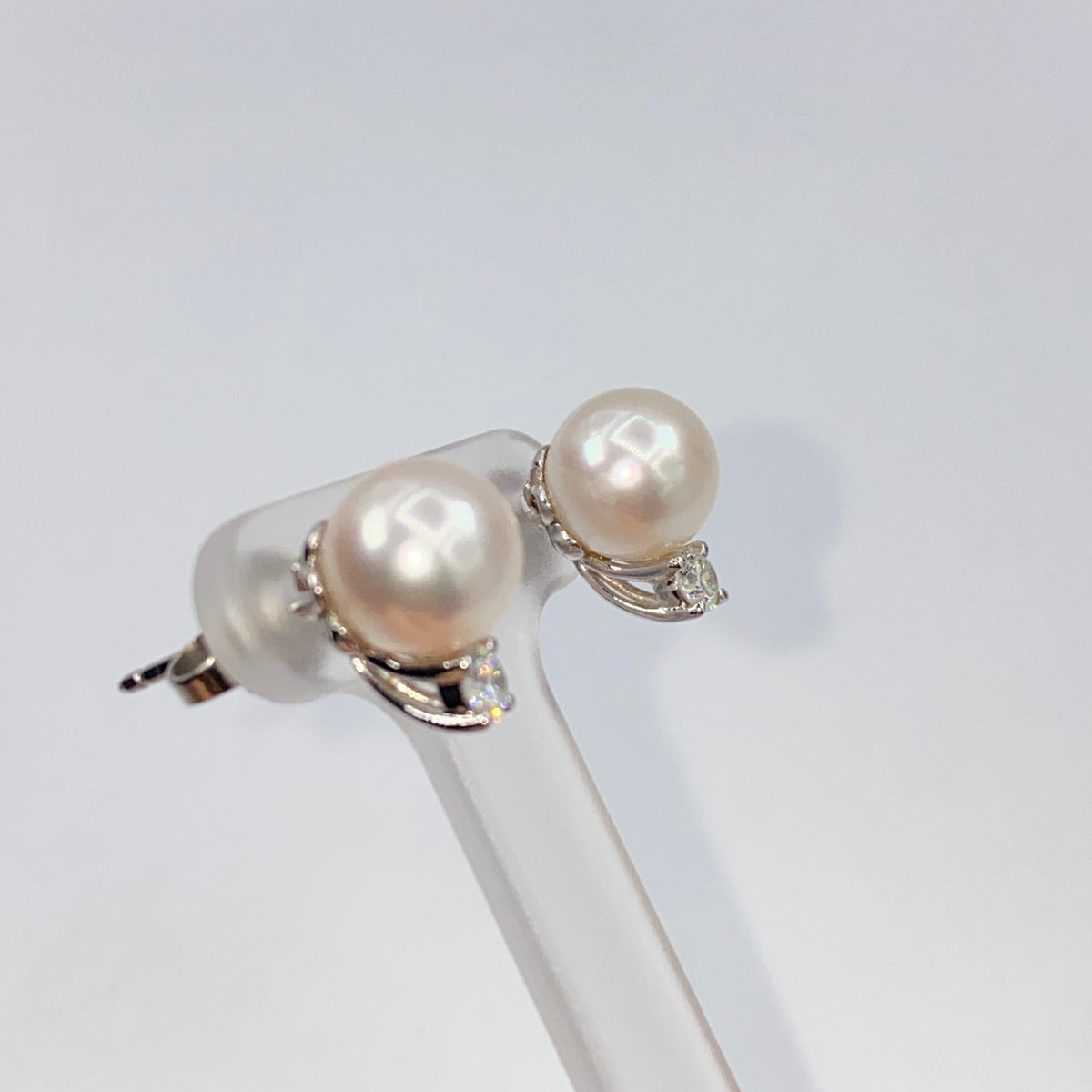 18K Gold Vintage Tiffany & Co Pearl Stud Diamond - additional product view 6