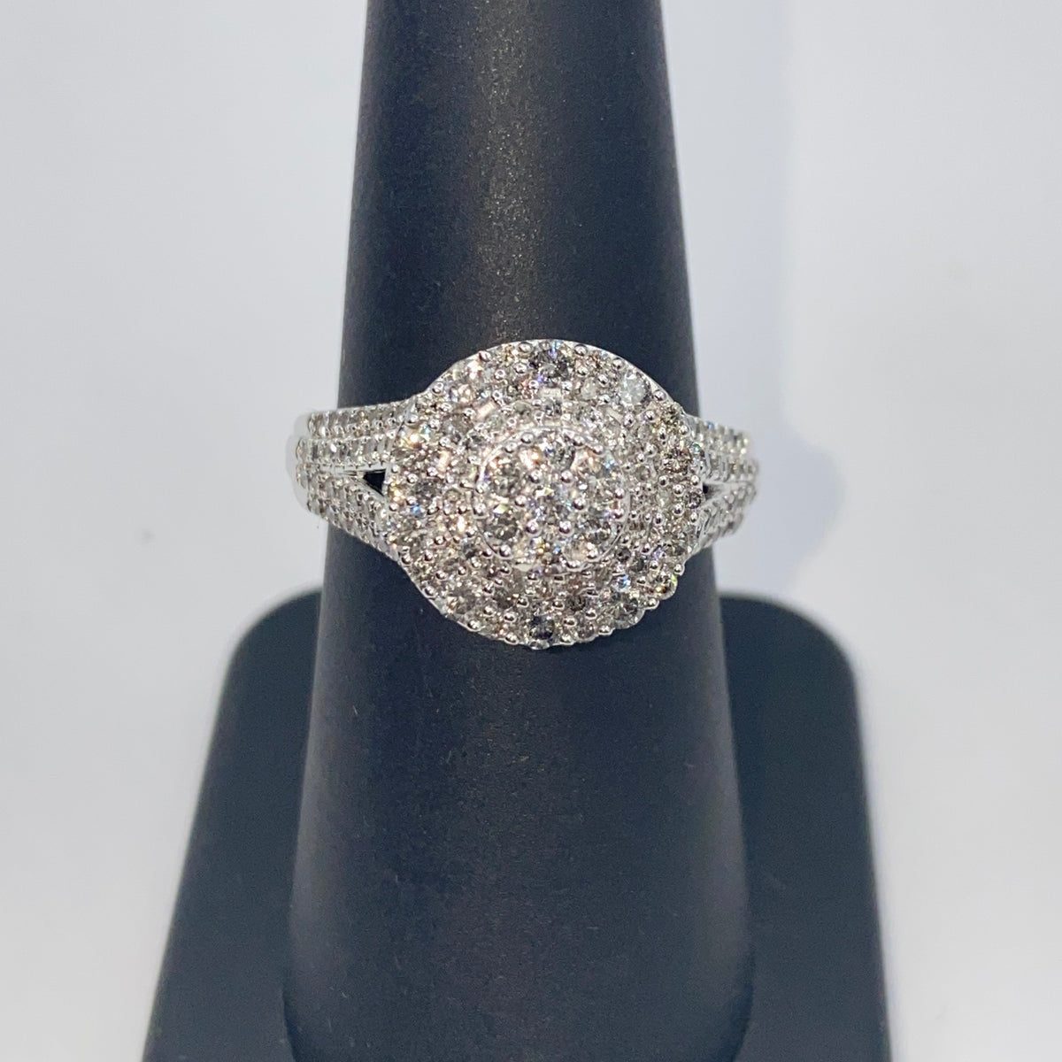 10K Gold Circle Large Stones Center Diamond Engagement Ring - additional product view 5