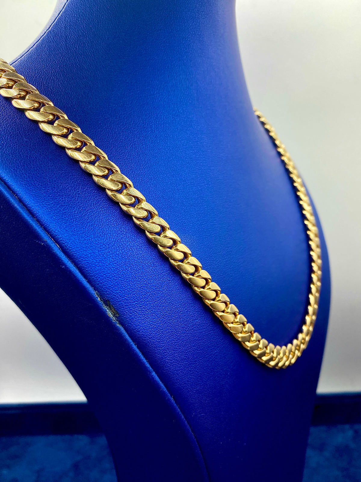 14K Gold Cuban Link Chain 9.7mm 22I - additional product view 3