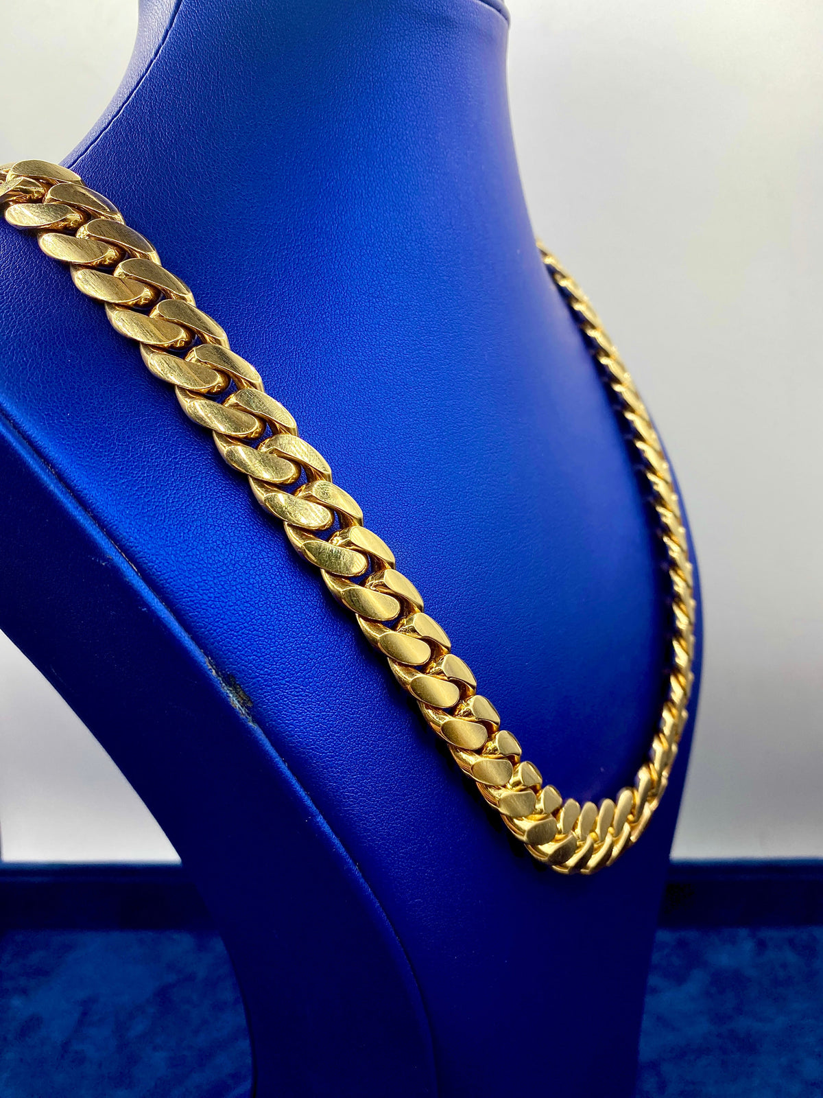 14K Solid Gold Cuban Chain 15mm 24 in - additional product view 3