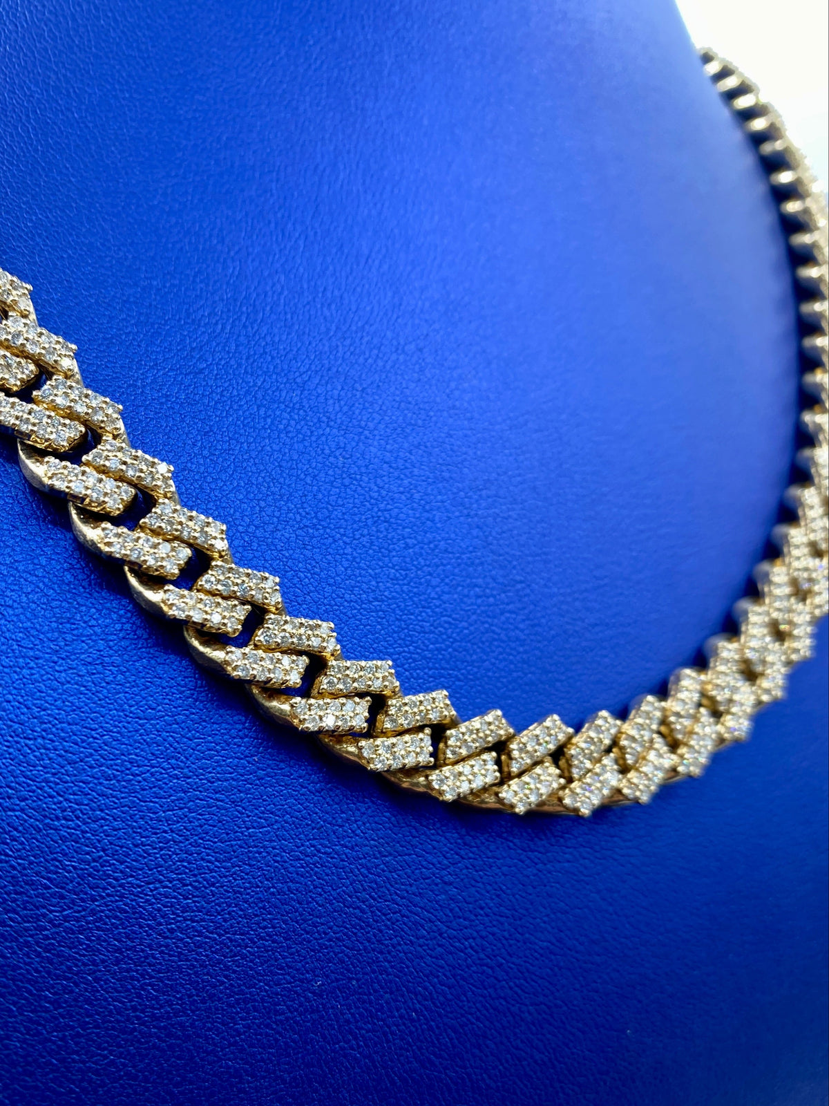 14K Gold Jumbo Diamond Cuban Chain 10mm - additional product view 3