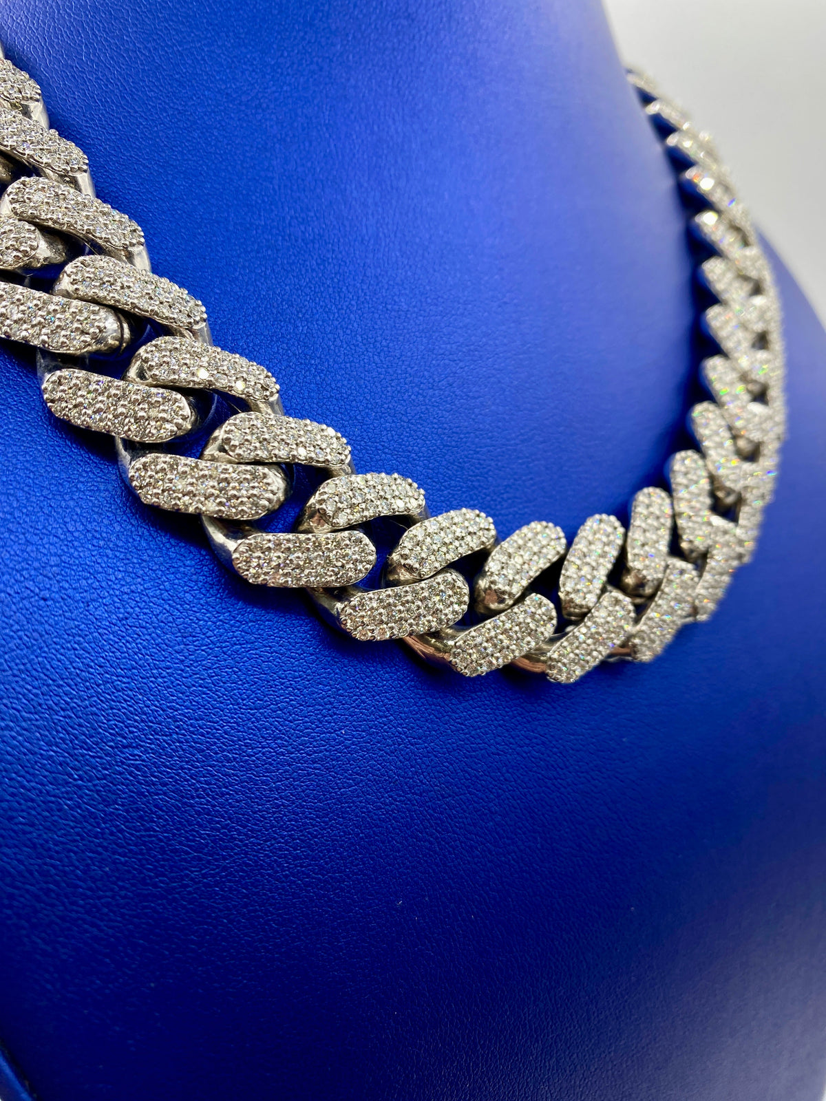 14K White Gold Jumbo Diamond Cuban Chain 20mm - additional product view 4