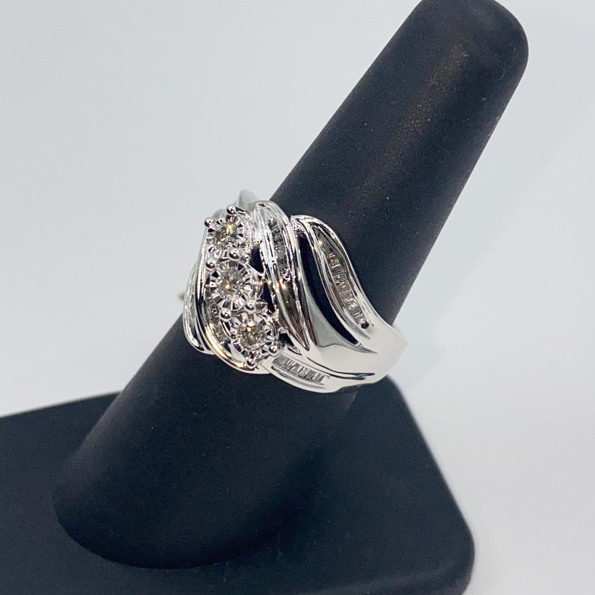 10K Gold Diamond Ring Ribbon Baguette Ring - additional product view 5