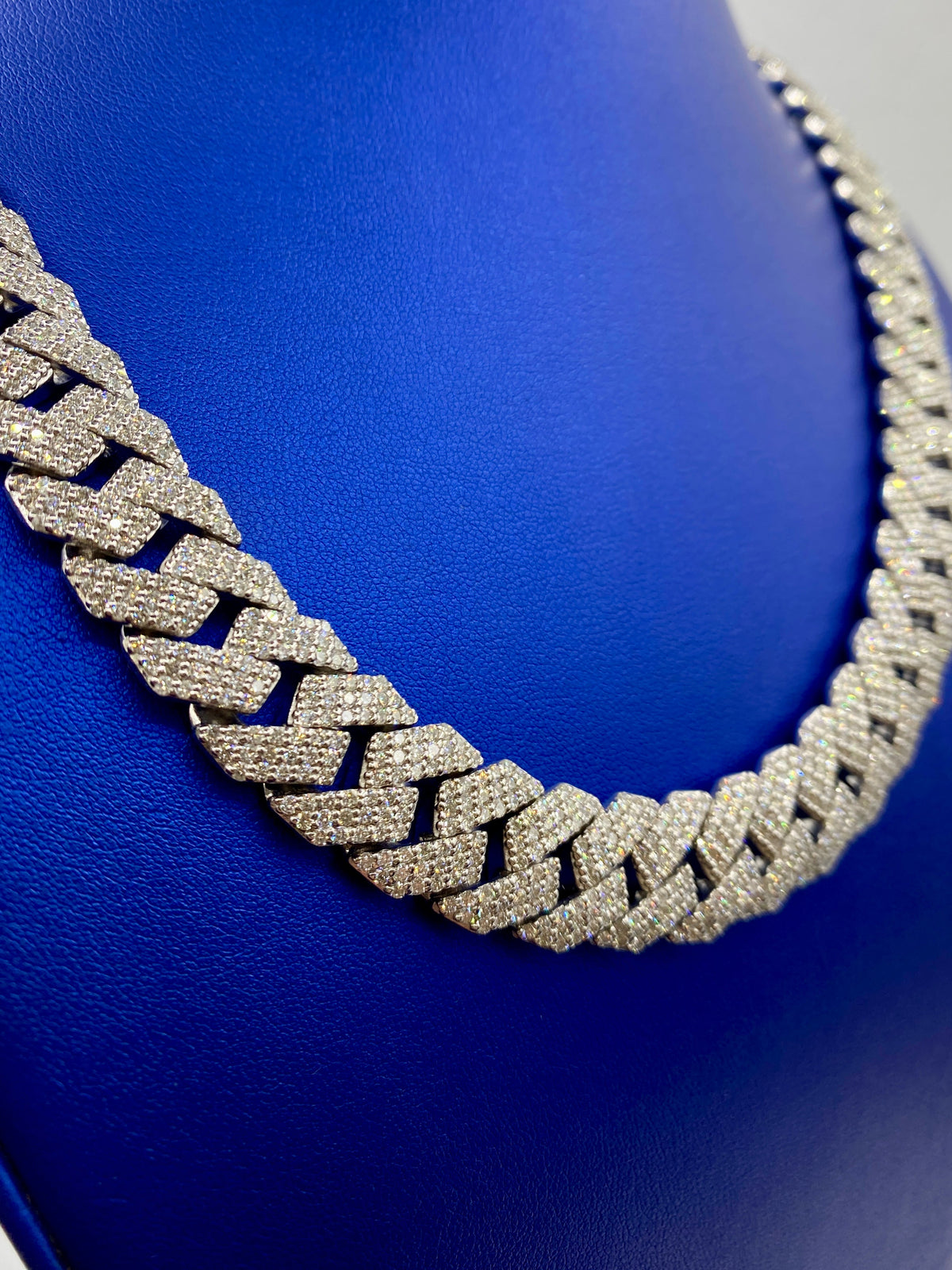 14K White Gold Jumbo Diamond Cuban Chain 15.7mm - additional product view 4