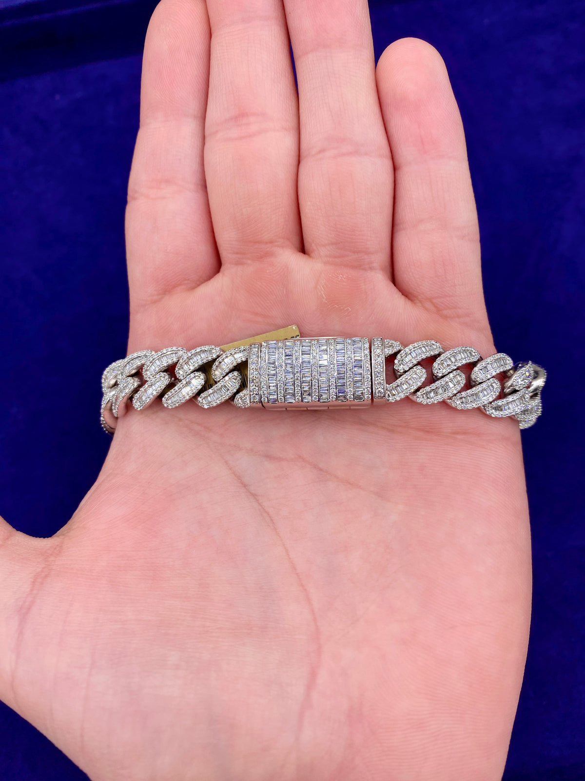 10K 12.5mm White Gold Baguette Cuban Diamond Chain 22 in - additional product view 5