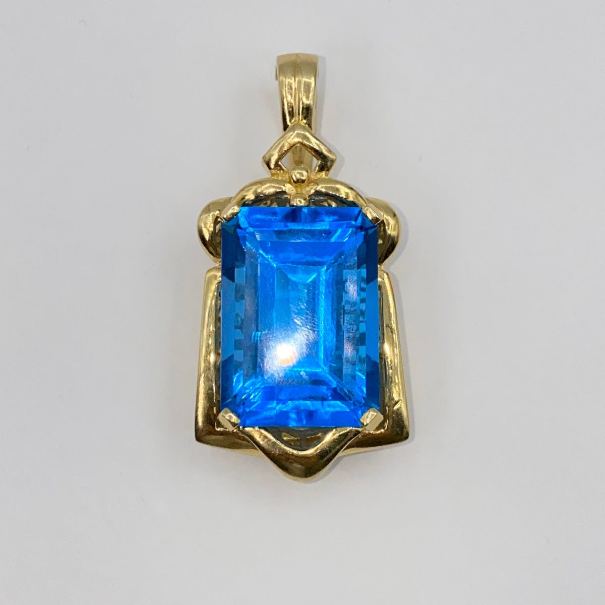 14K Gold Jewel of the Sea Aquamarine Pendant - additional product view 5