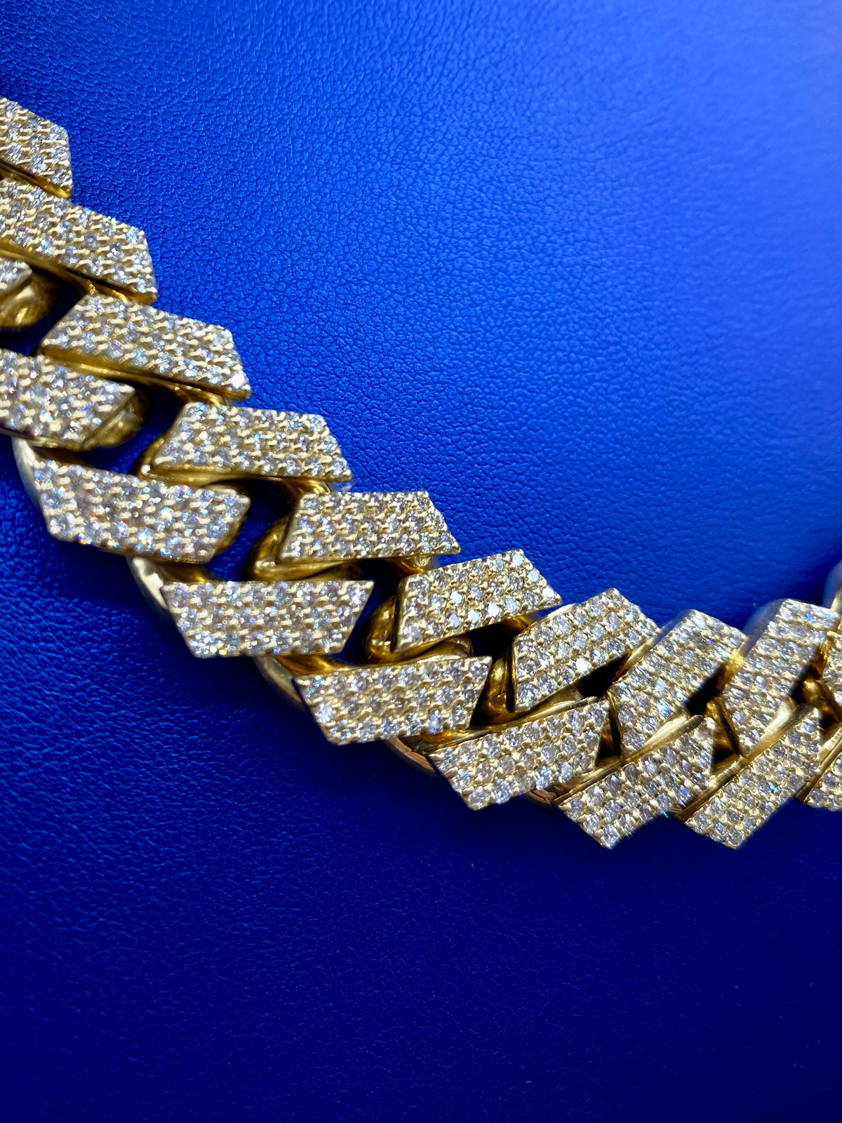 14K Gold Jumbo Diamond Cuban Chain 18.5mm - additional product view 7