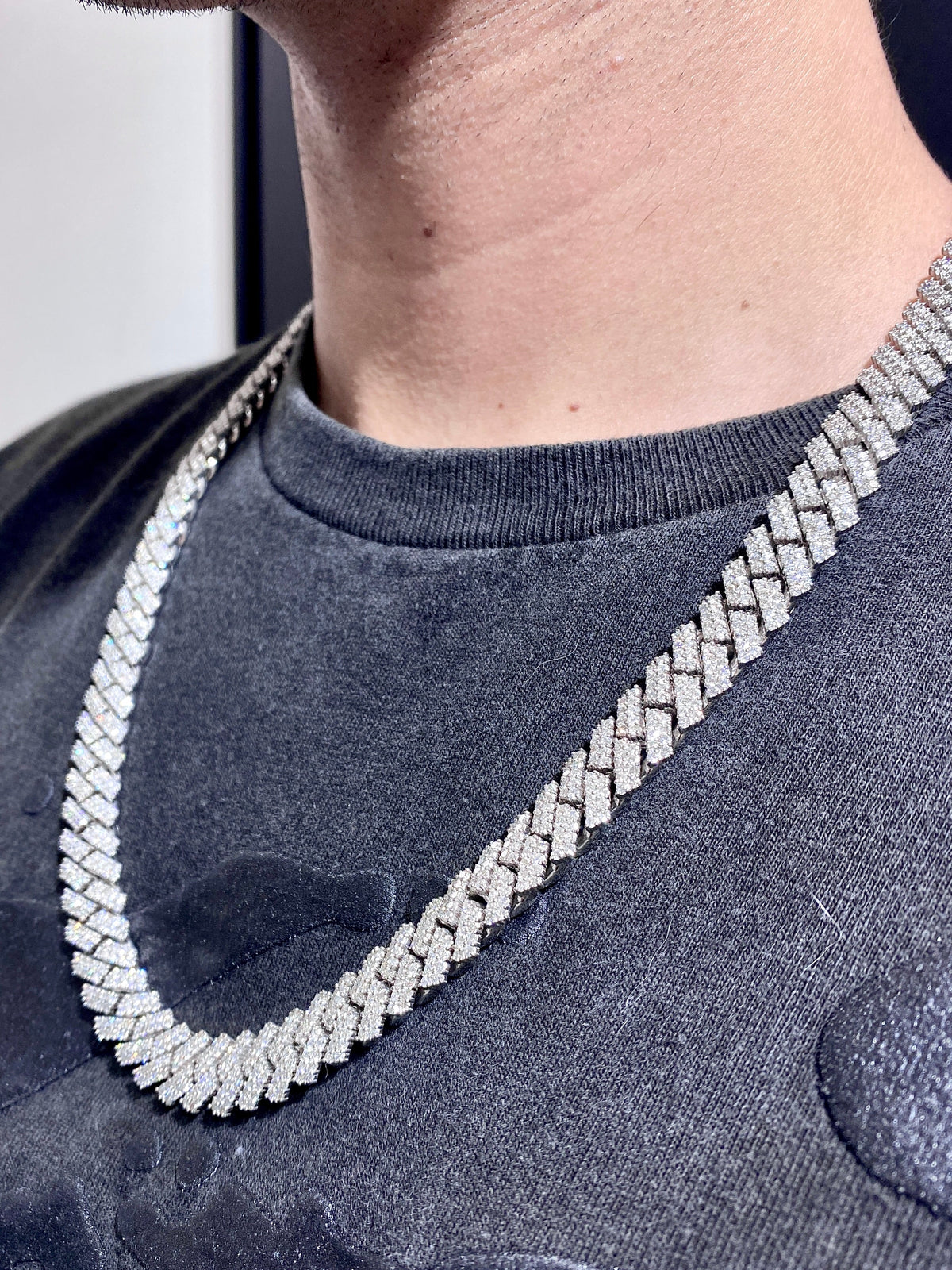 14K 12.5mm White Gold Diamond Cuban Chain 24 in - additional product view 7