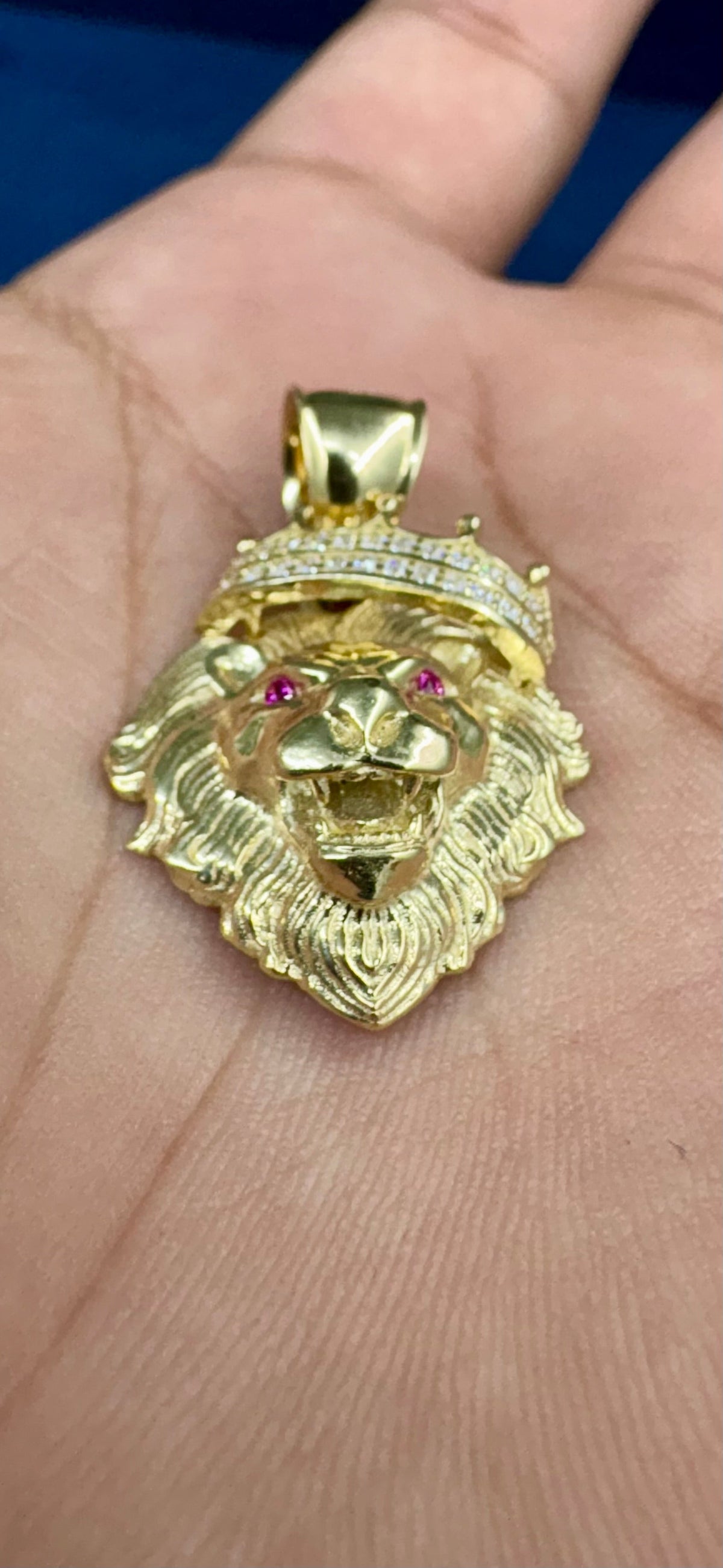10K Gold Lion Head Pendant - additional product view 3