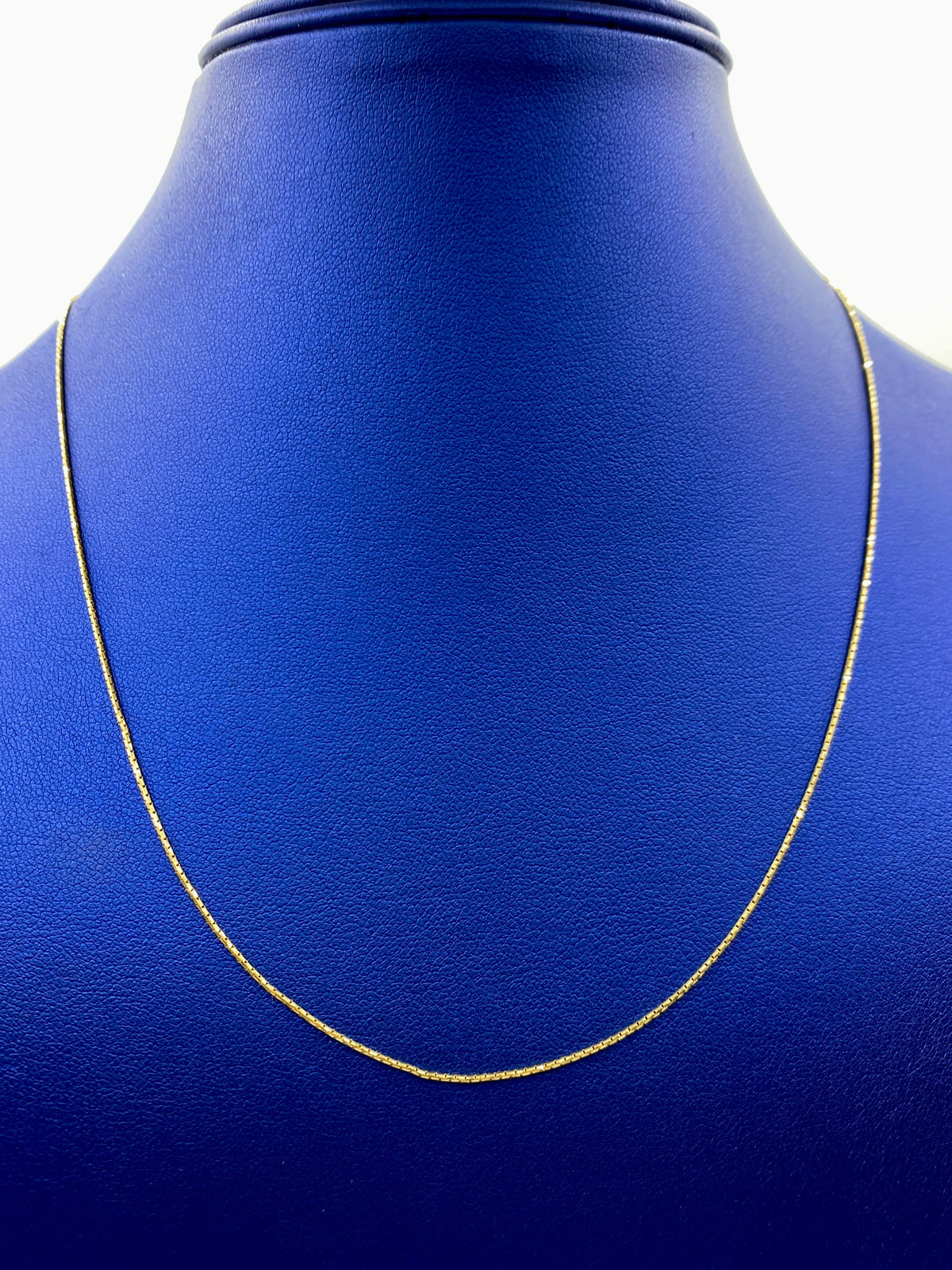 18K Gold Elegant Chain - additional product view 2