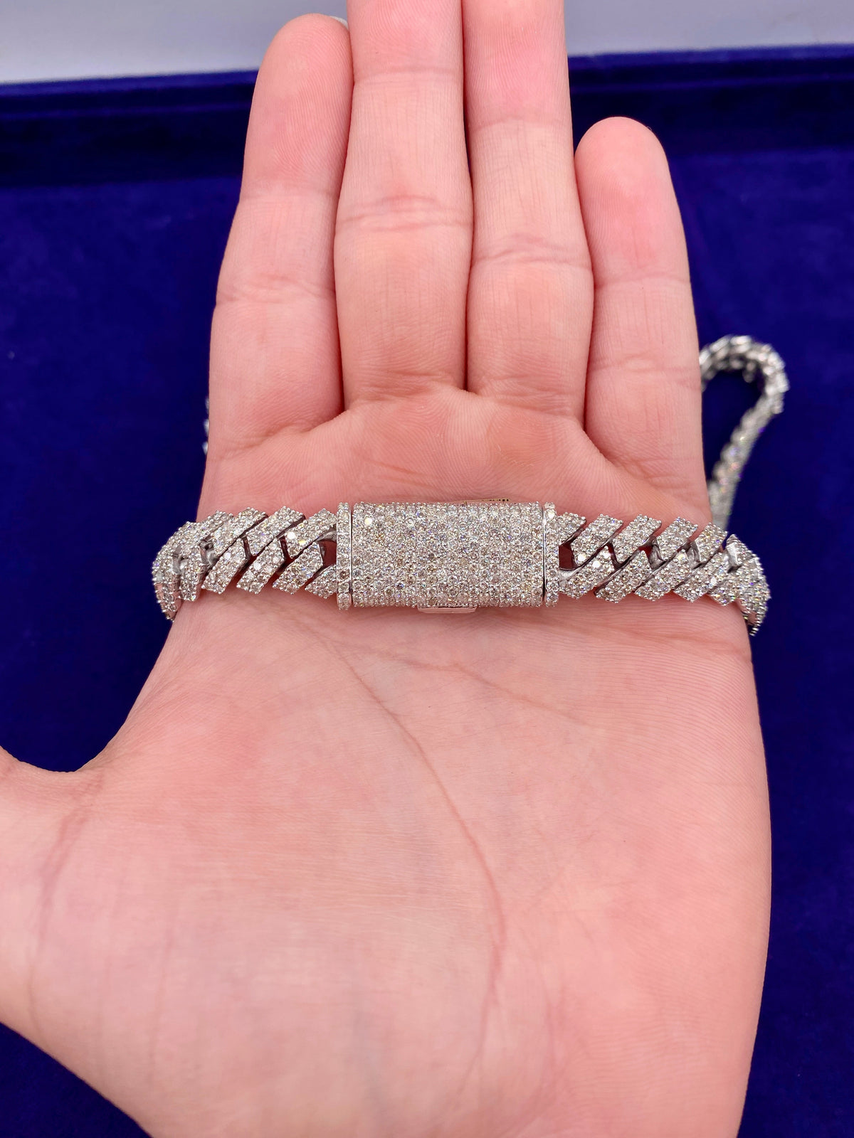 10K 12mm White Gold Diamond Cuban 22 in Chain - additional product view 5