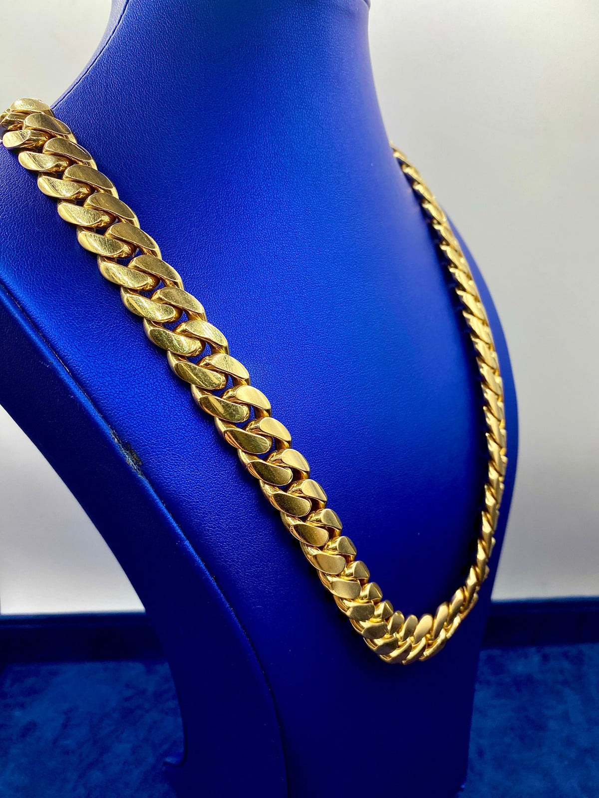 14K Solid Gold Cuban Chain 15mm 24 in - additional product view 3