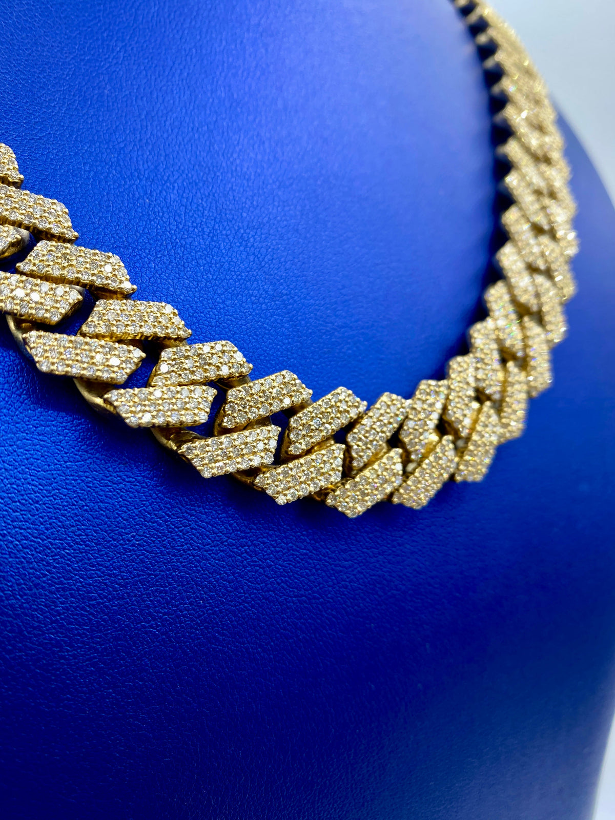 14K Gold Jumbo Diamond Cuban Chain 16.5mm - additional product view 3