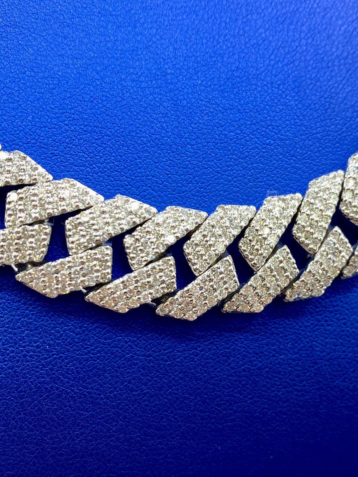 14K White Gold Jumbo Diamond Cuban Chain 15.7mm - additional product view 6