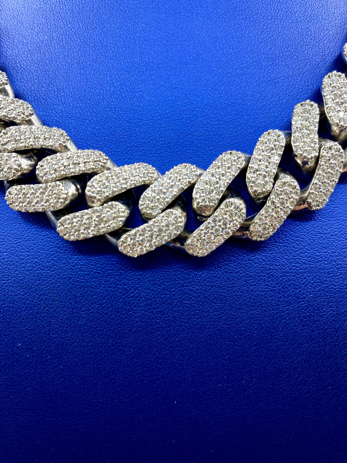 14K White Gold Jumbo Diamond Cuban Chain 20mm - additional product view 5