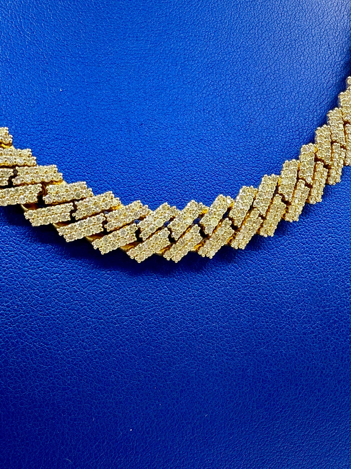 14K Gold Jumbo Diamond Cuban Chain 11mm - additional product view 5