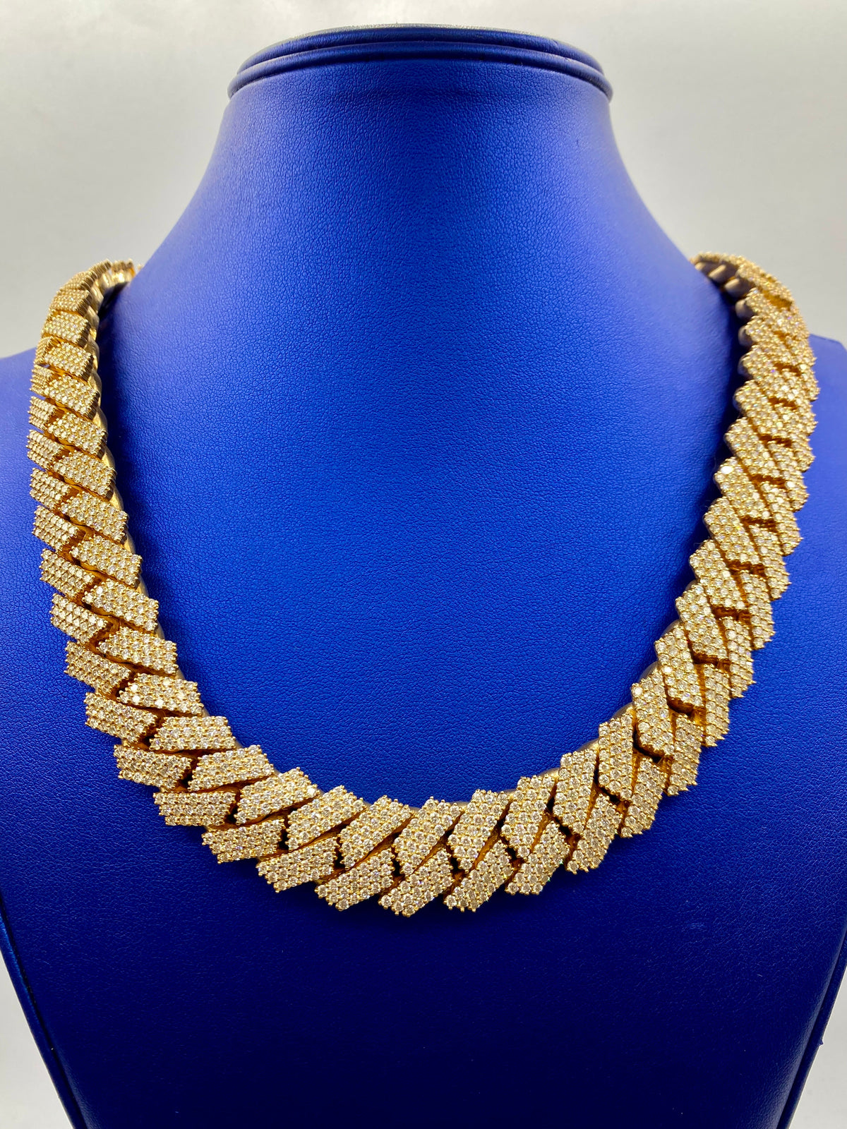 14K Gold Jumbo Diamond Cuban Chain 19mm - additional product view 2