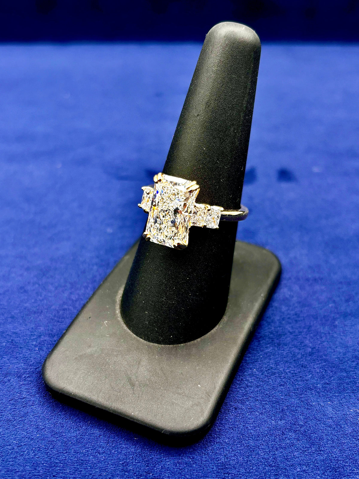 14K Gold Beautiful Radiant Cut Diamond Engagement Ring - additional product view 7