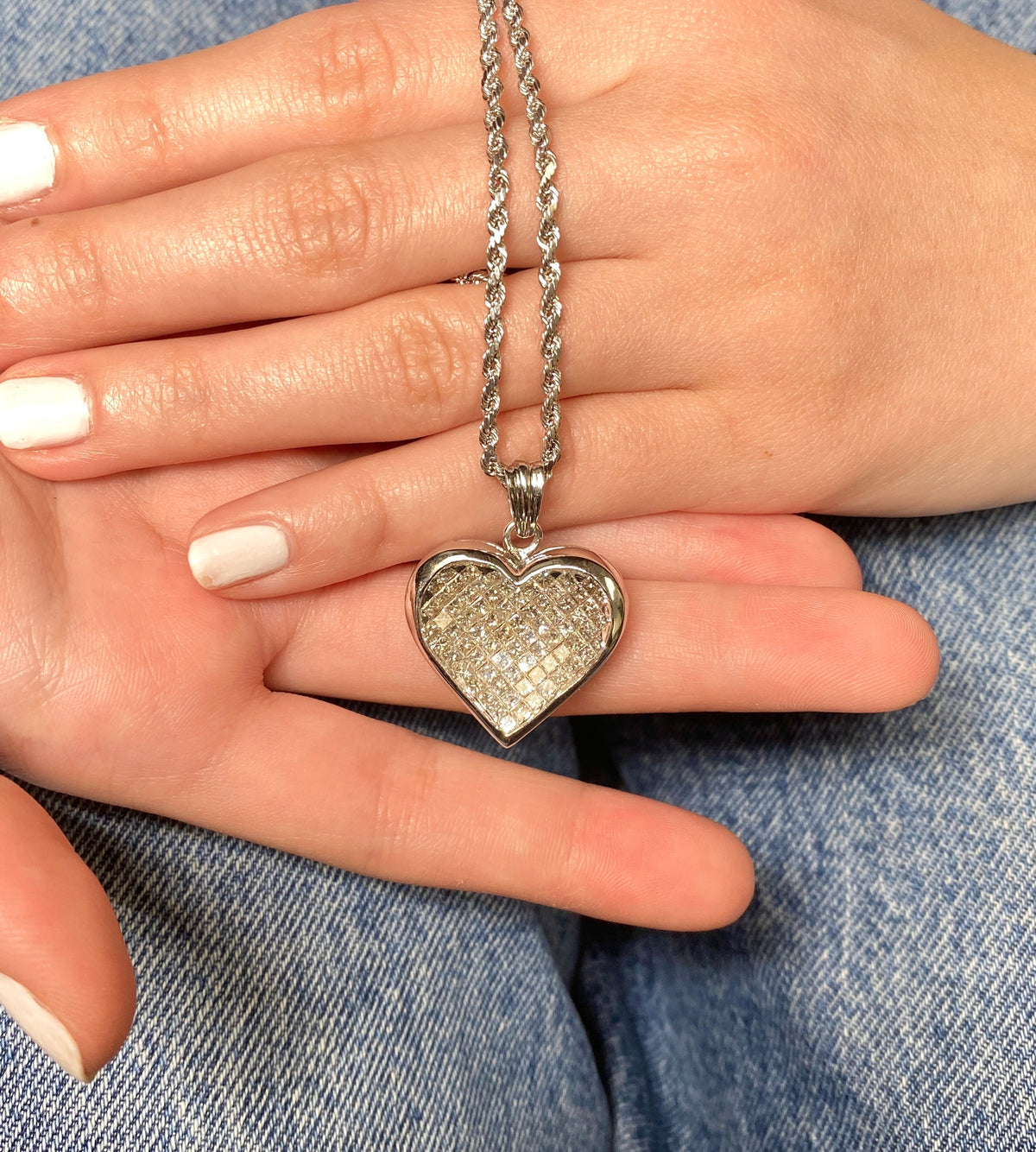 14K Gold Heart Diamond Pendant with Chain - additional product view 4