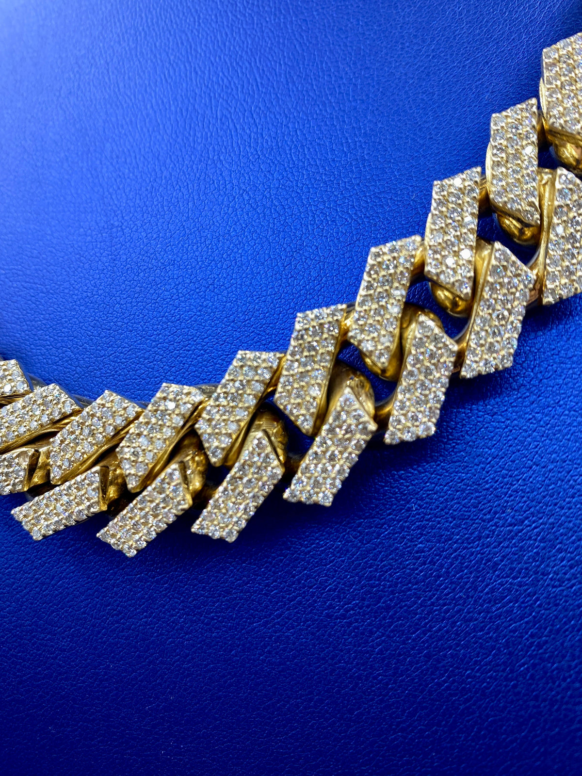 14K Gold Jumbo Diamond Cuban Chain 18.5mm - additional product view 6