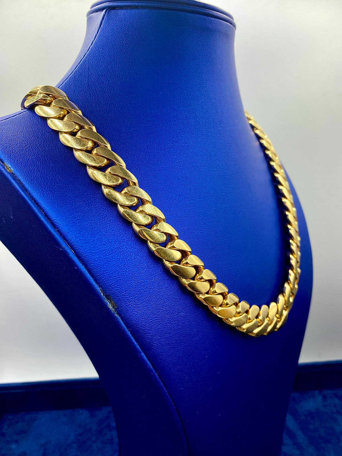 14K Solid Gold Cuban Chain 15.5mm 22 in - additional product view 3
