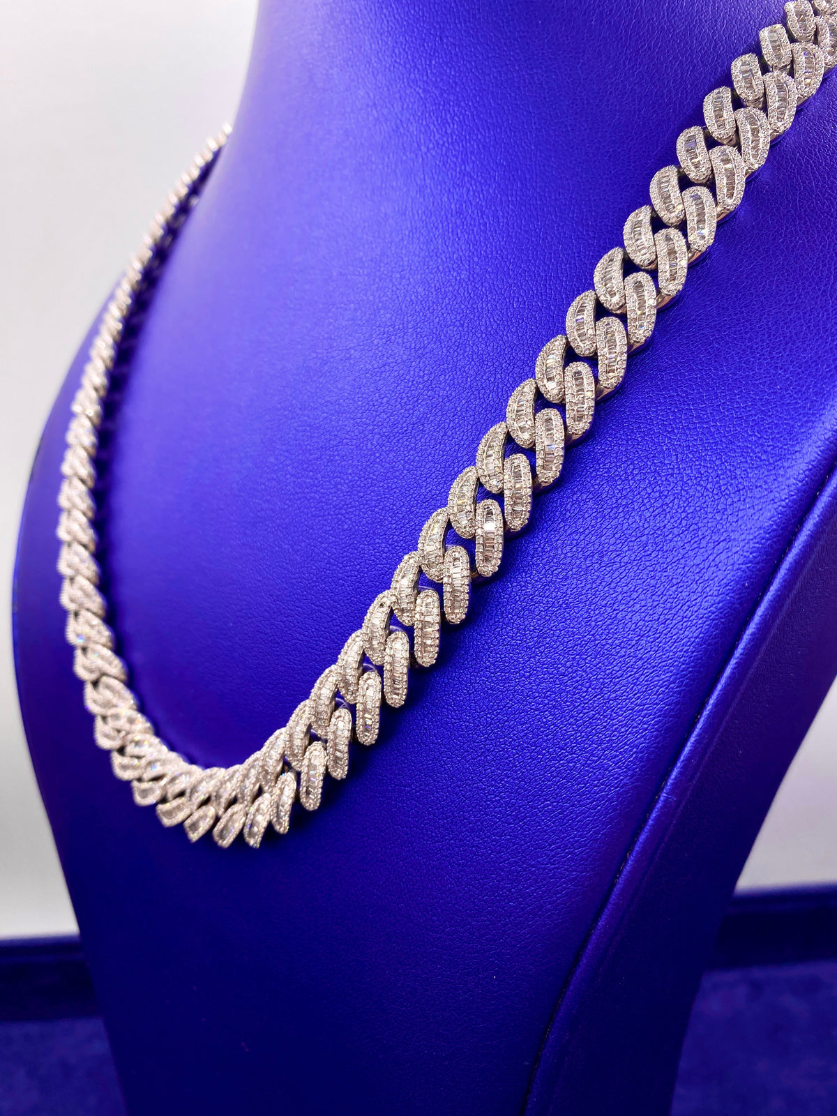 10K 12.5mm White Gold Baguette Cuban Diamond Chain 22 in - additional product view 3