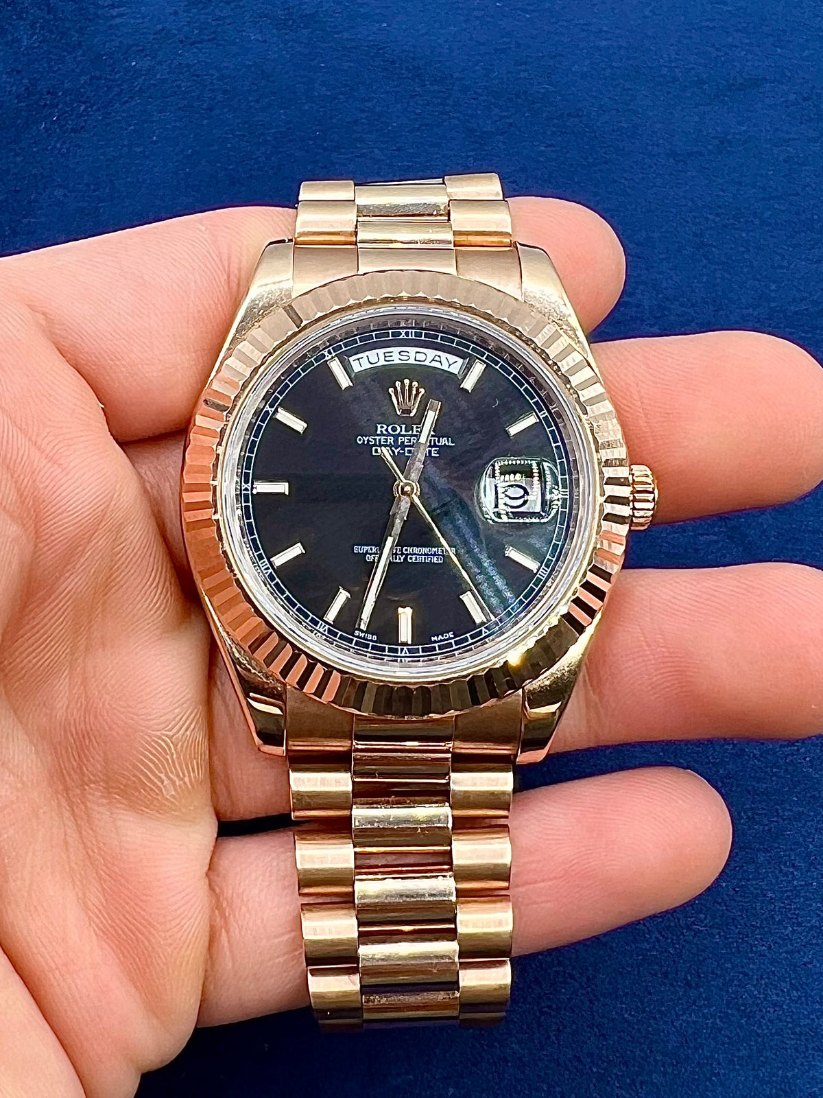 18K Rolex Day-Date Presidential 41mm Rose Gold - additional product view 4