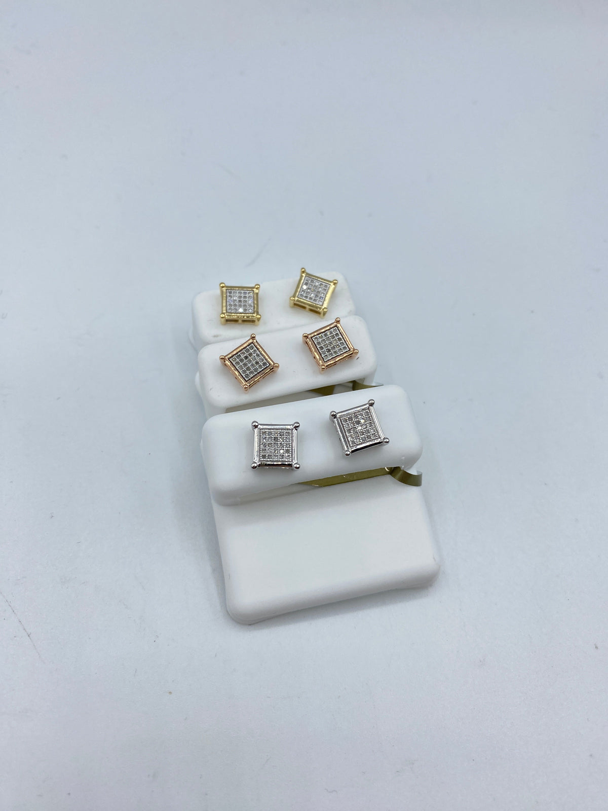 10K Gold Jumbo Castle Flat Studded Diamond Earring - additional product view 3