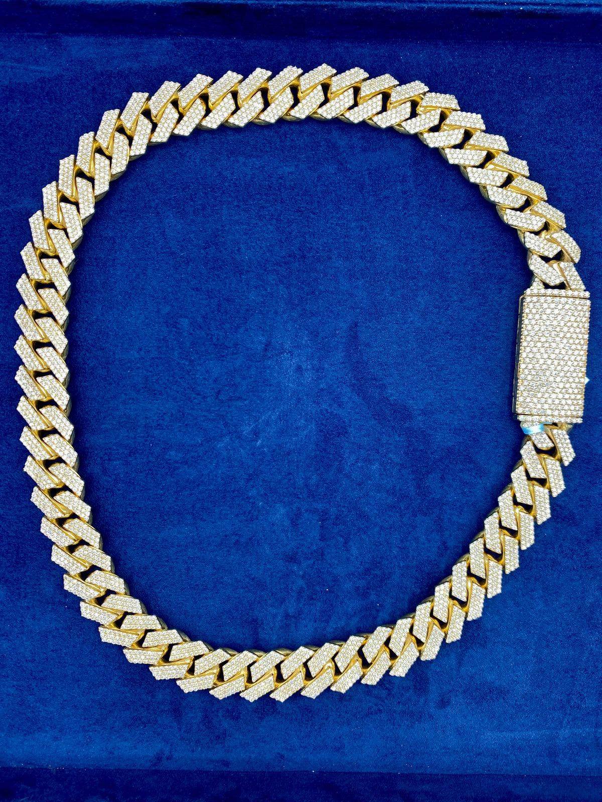14K Gold Jumbo Diamond Cuban Chain 18.5mm - additional product view 9