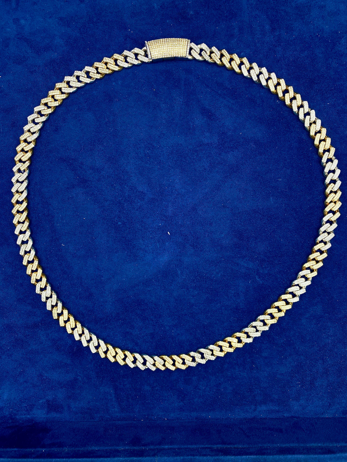 10K Gold 9.5mm Cuban Link Diamond Chain 22 in - additional product view 5