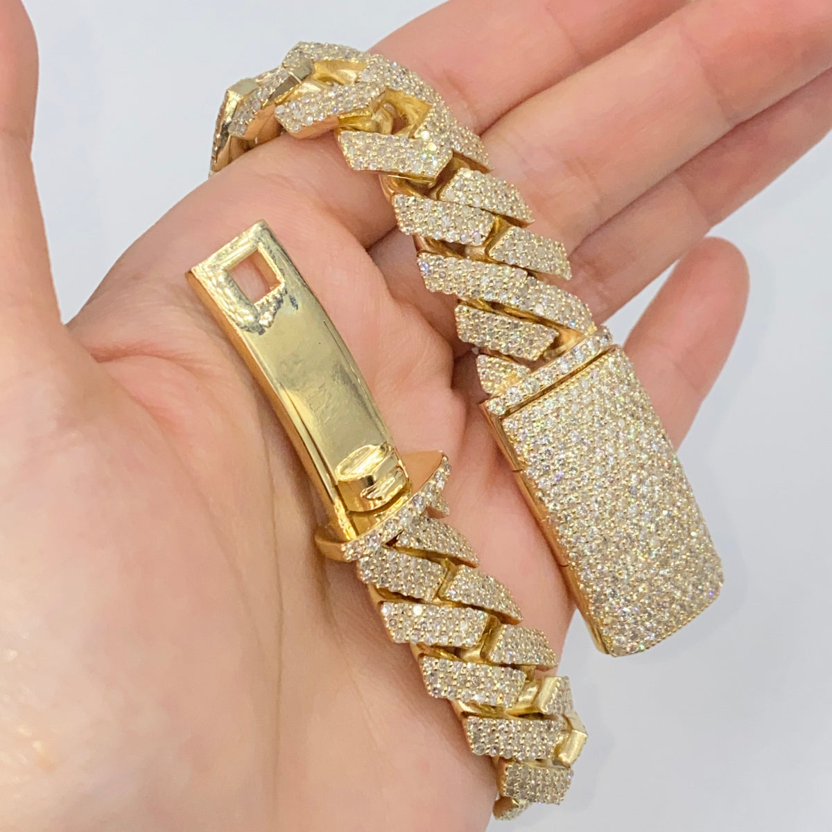 10K Gold 16mm Cuban Link Diamond Bracelet 8.5 in - additional product view 3