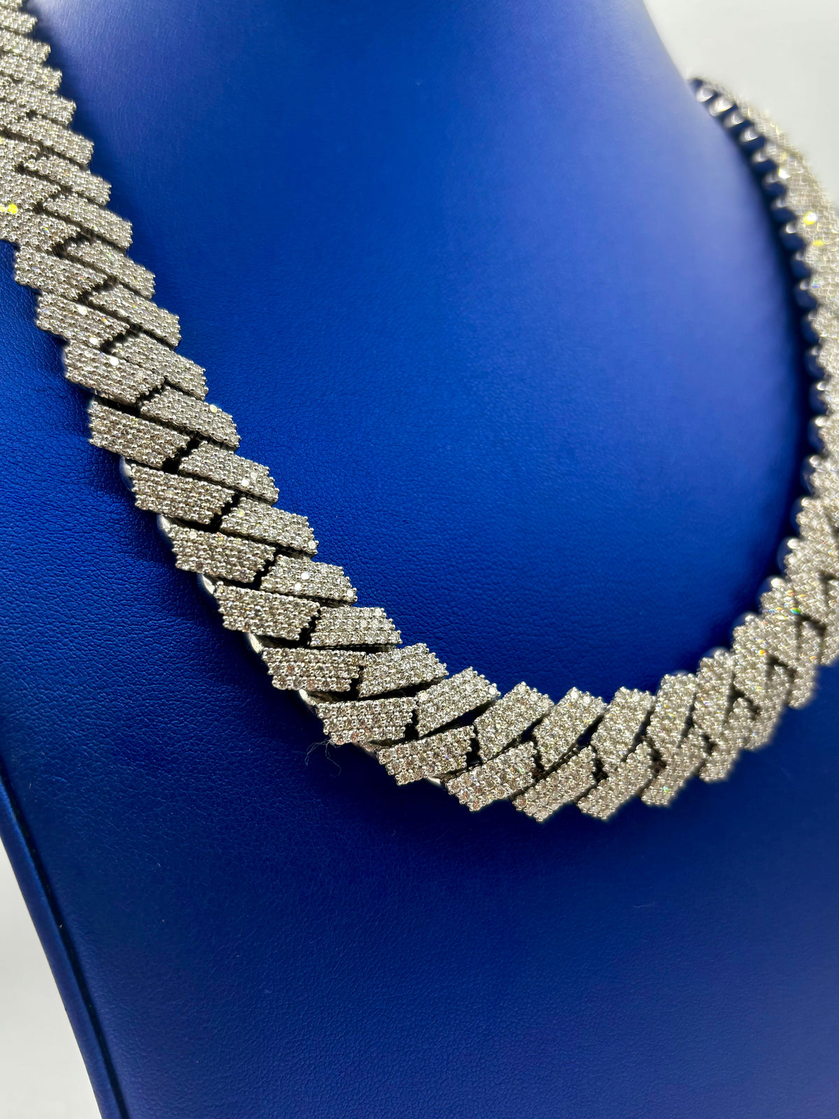 14K 16.5mm Jumbo White Gold and Diamond Cuban Link Chain - additional product view 8