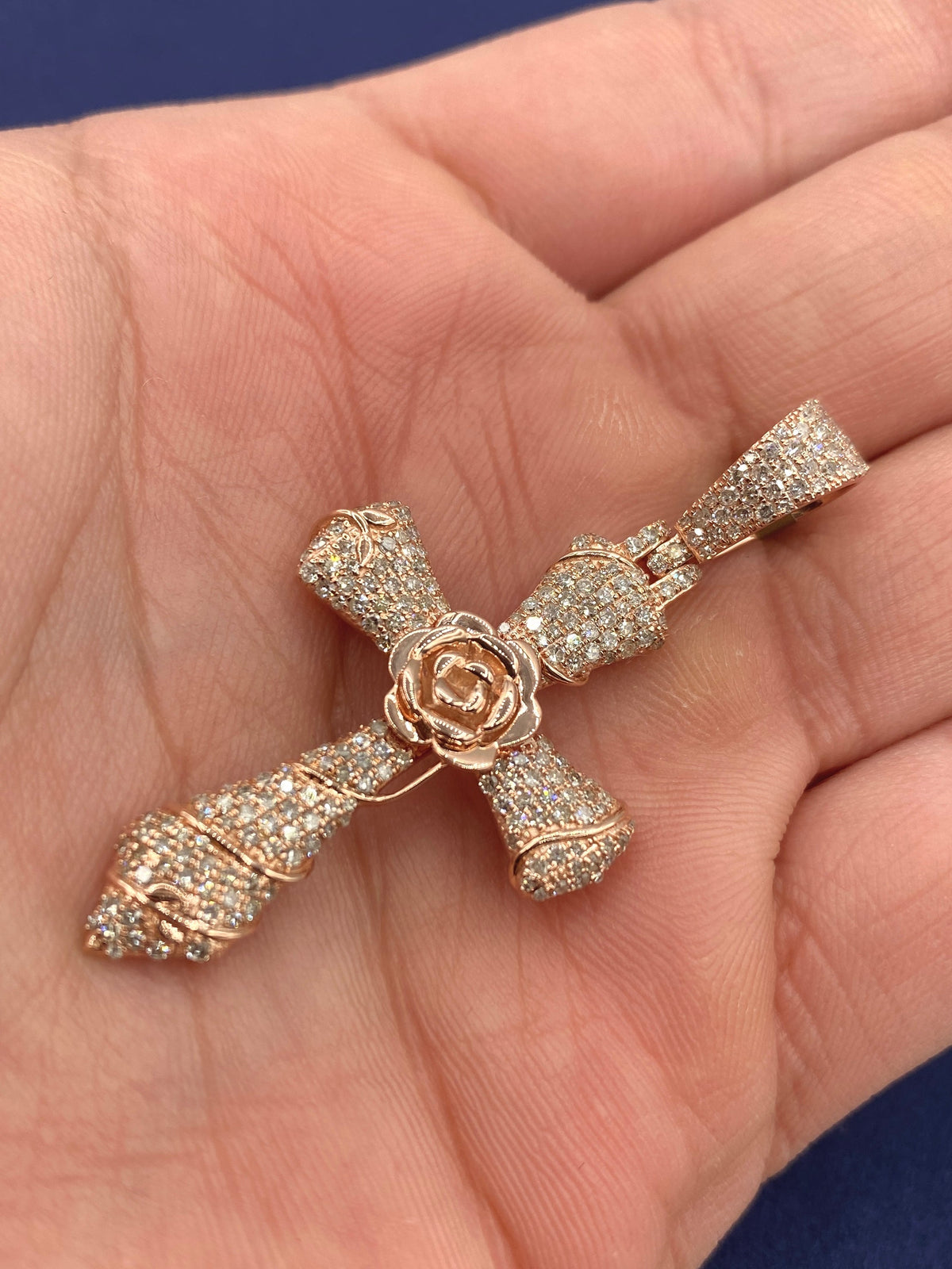 10K Gold La Rosa Cross Diamond Pendant - additional product view 3