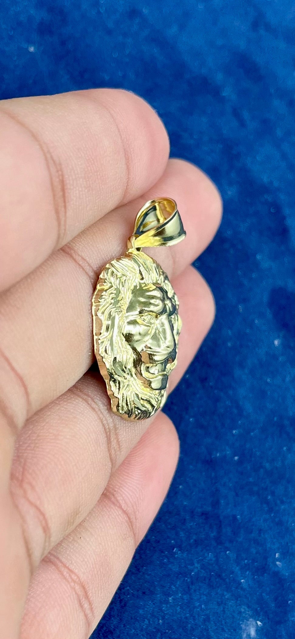 10K Gold Lion Head Pendant - additional product view 3