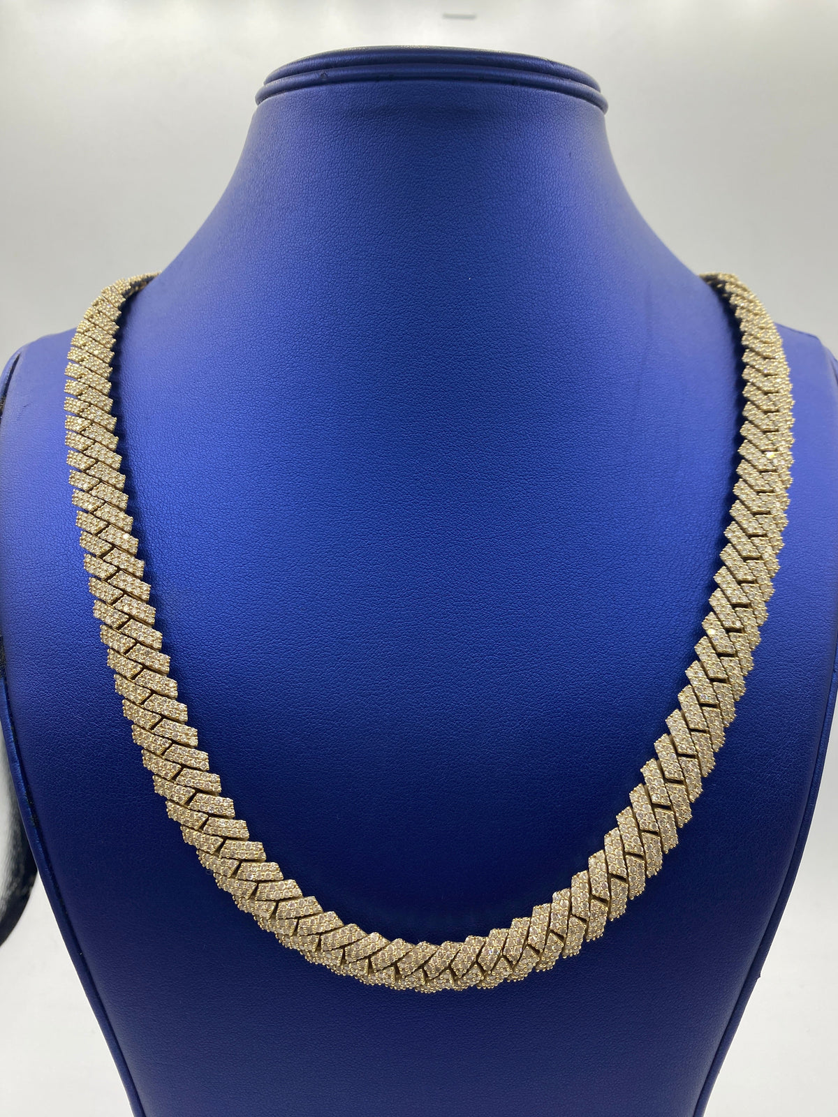 10K Diamond Gold Cuban Link Chain 12mm - additional product view 2