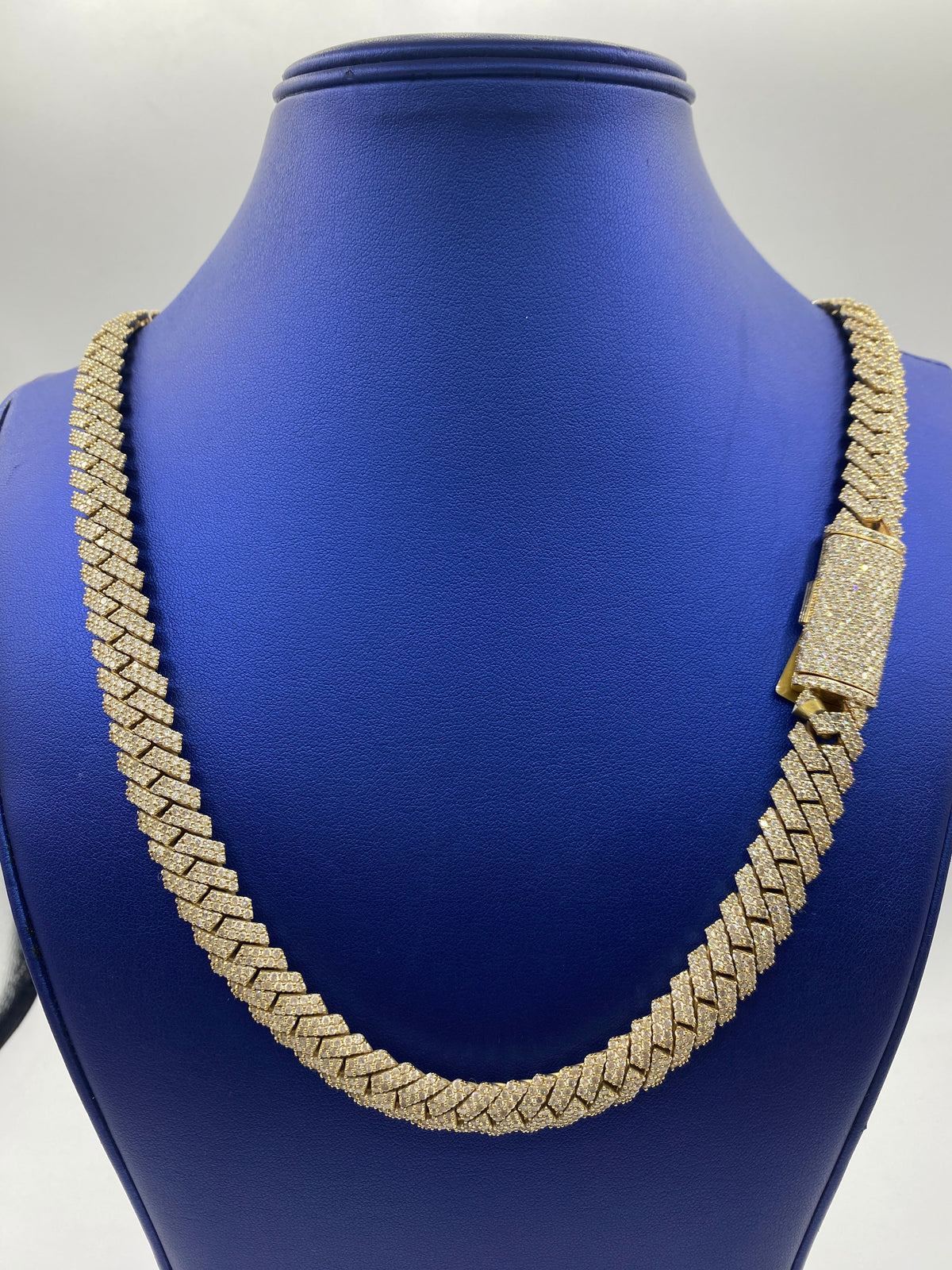 10K Diamond Gold Cuban Link Chain 12mm - additional product view 5