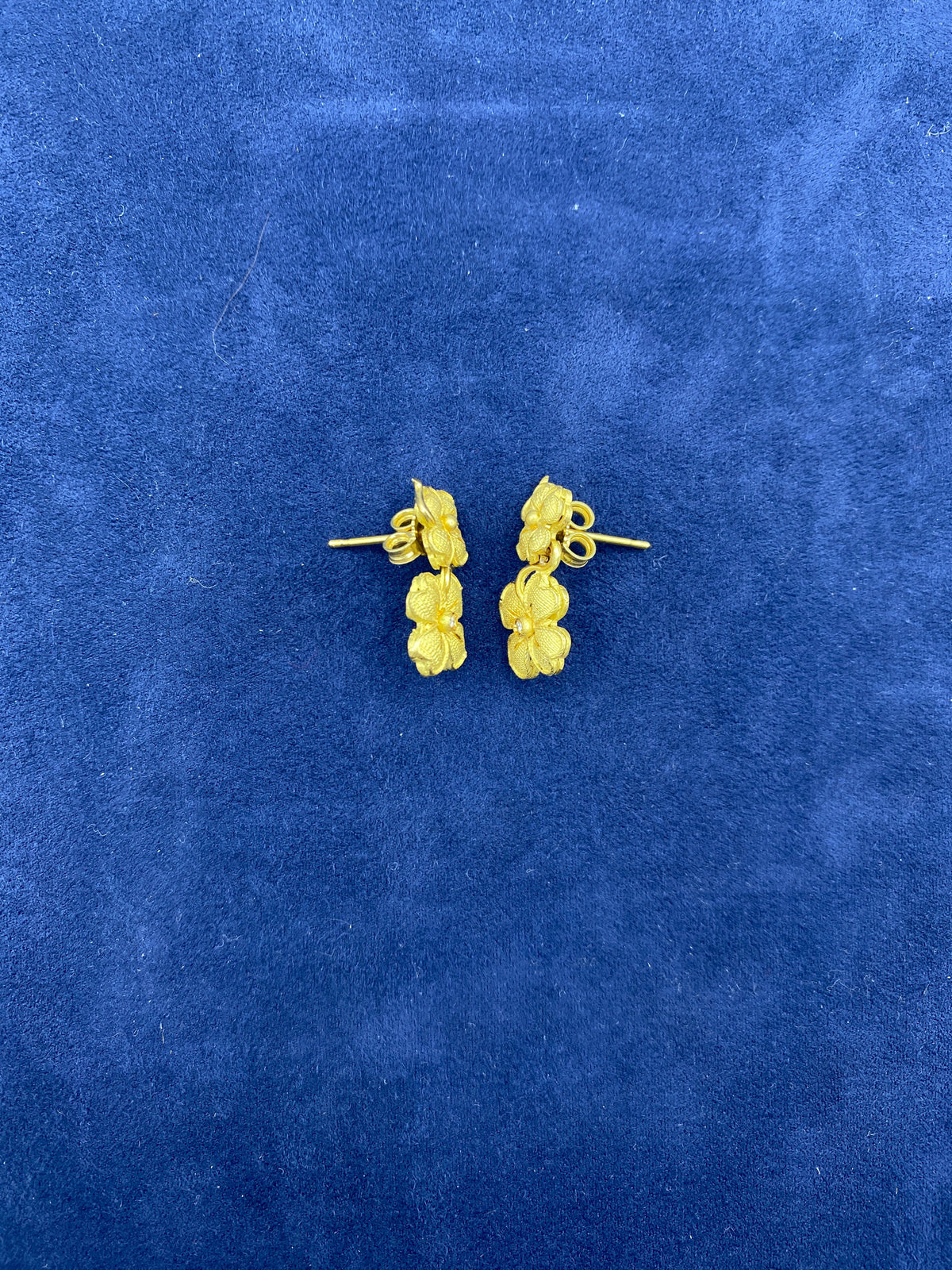 18K Gold Clover Diamond Earring - additional product view 5