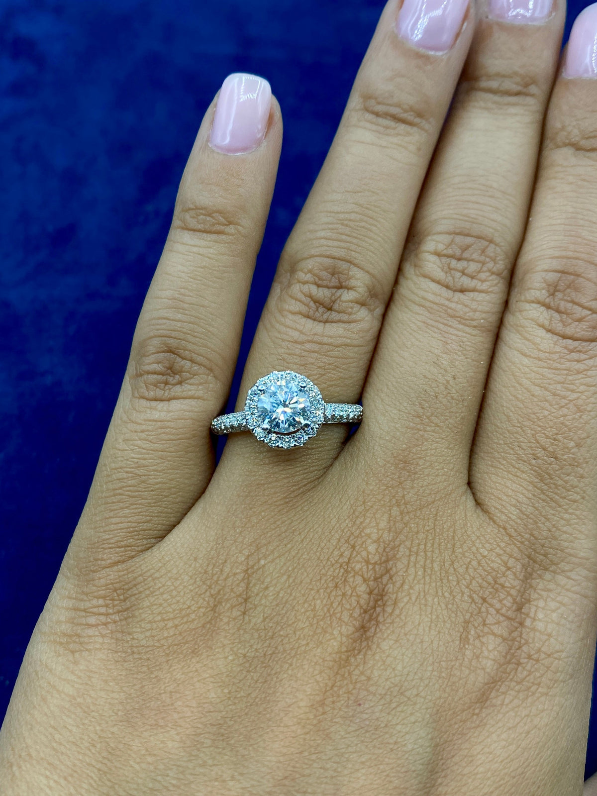 14K Gold Circle Shaped Lab Diamond Ring - additional product view 4