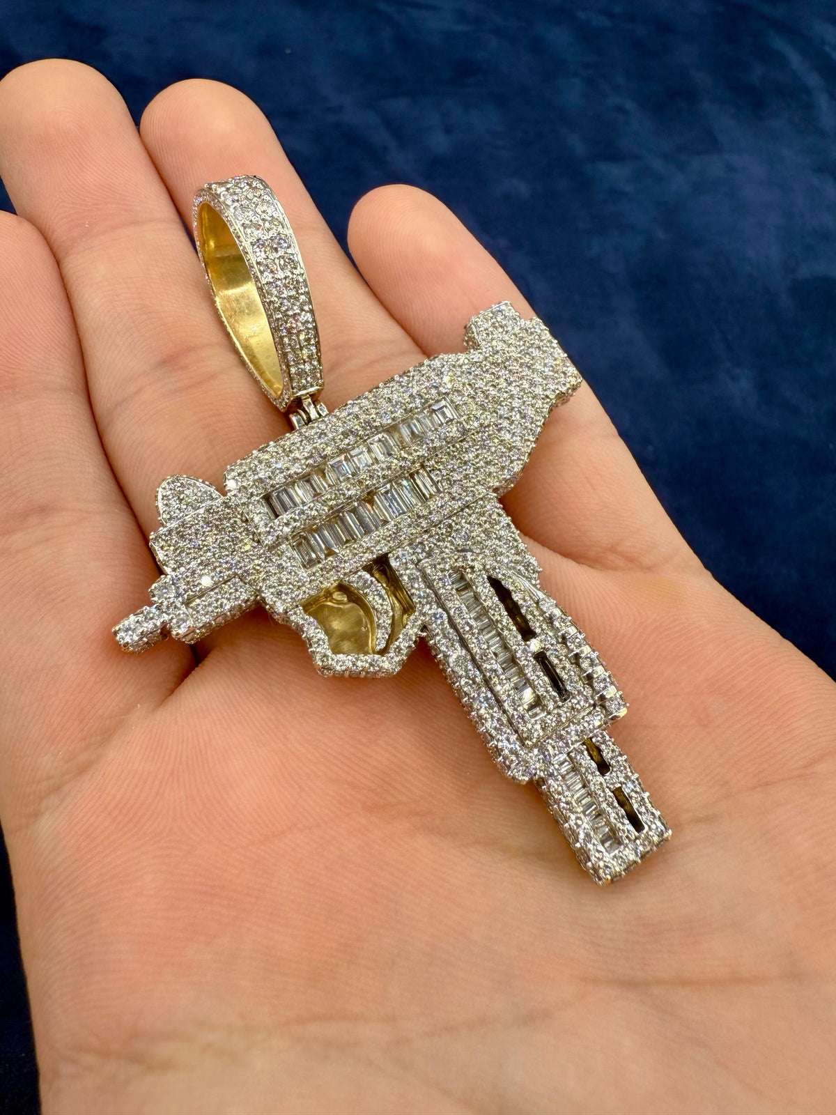 18K Gold and VS Diamond Jumbo Uzi Pendant - additional product view 4