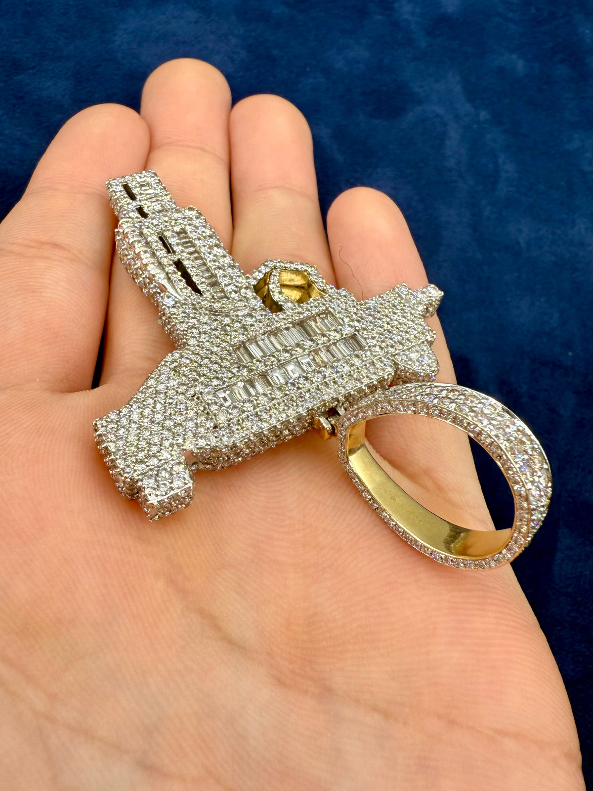 18K Gold and VS Diamond Jumbo Uzi Pendant - additional product view 6