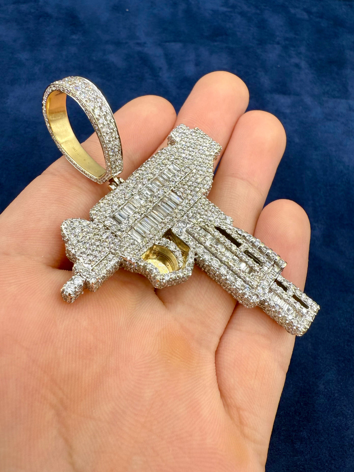 18K Gold and VS Diamond Jumbo Uzi Pendant - additional product view 7