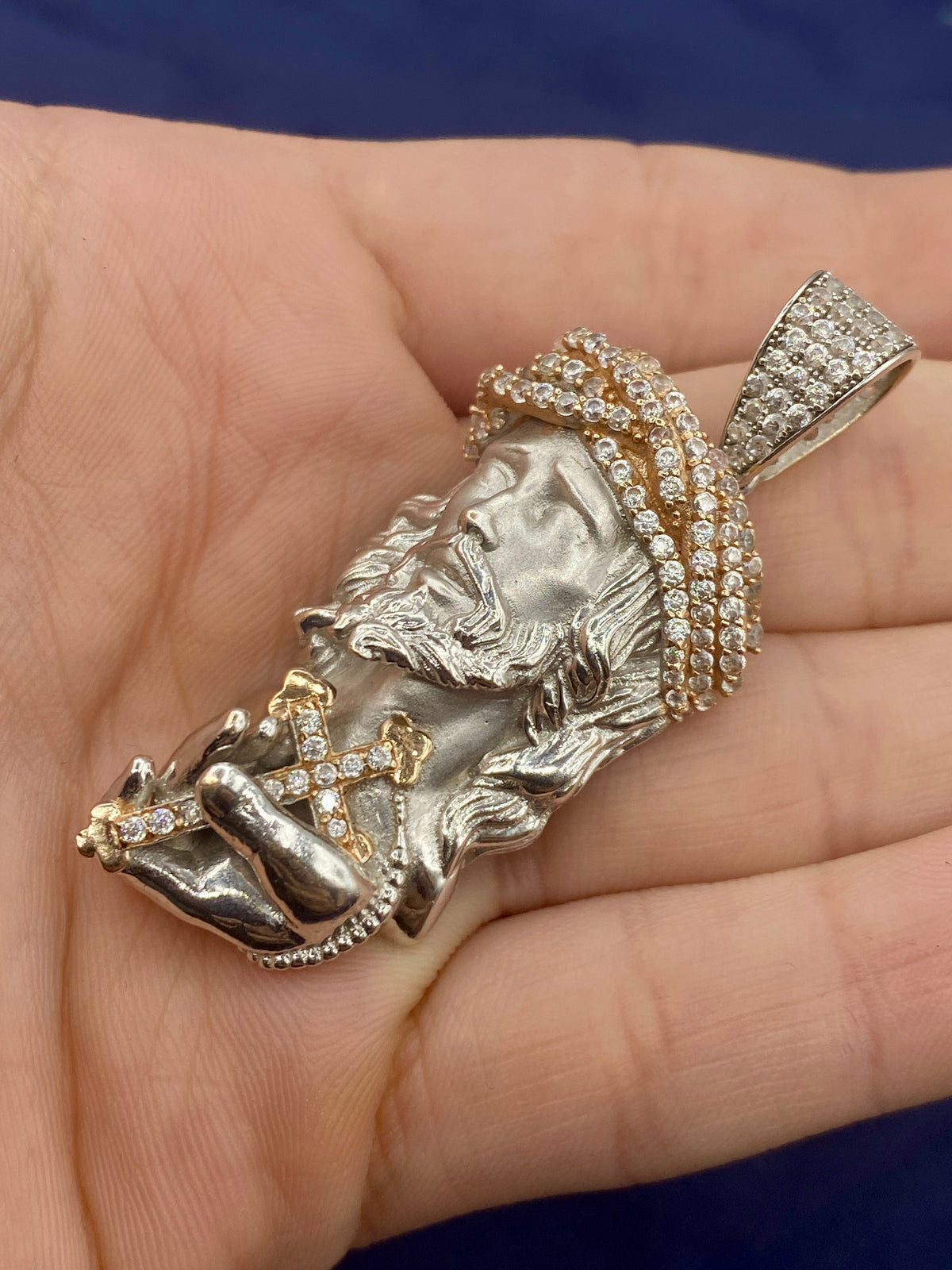 14K Gold Custom Jesus and Cross Pendant - additional product view 4